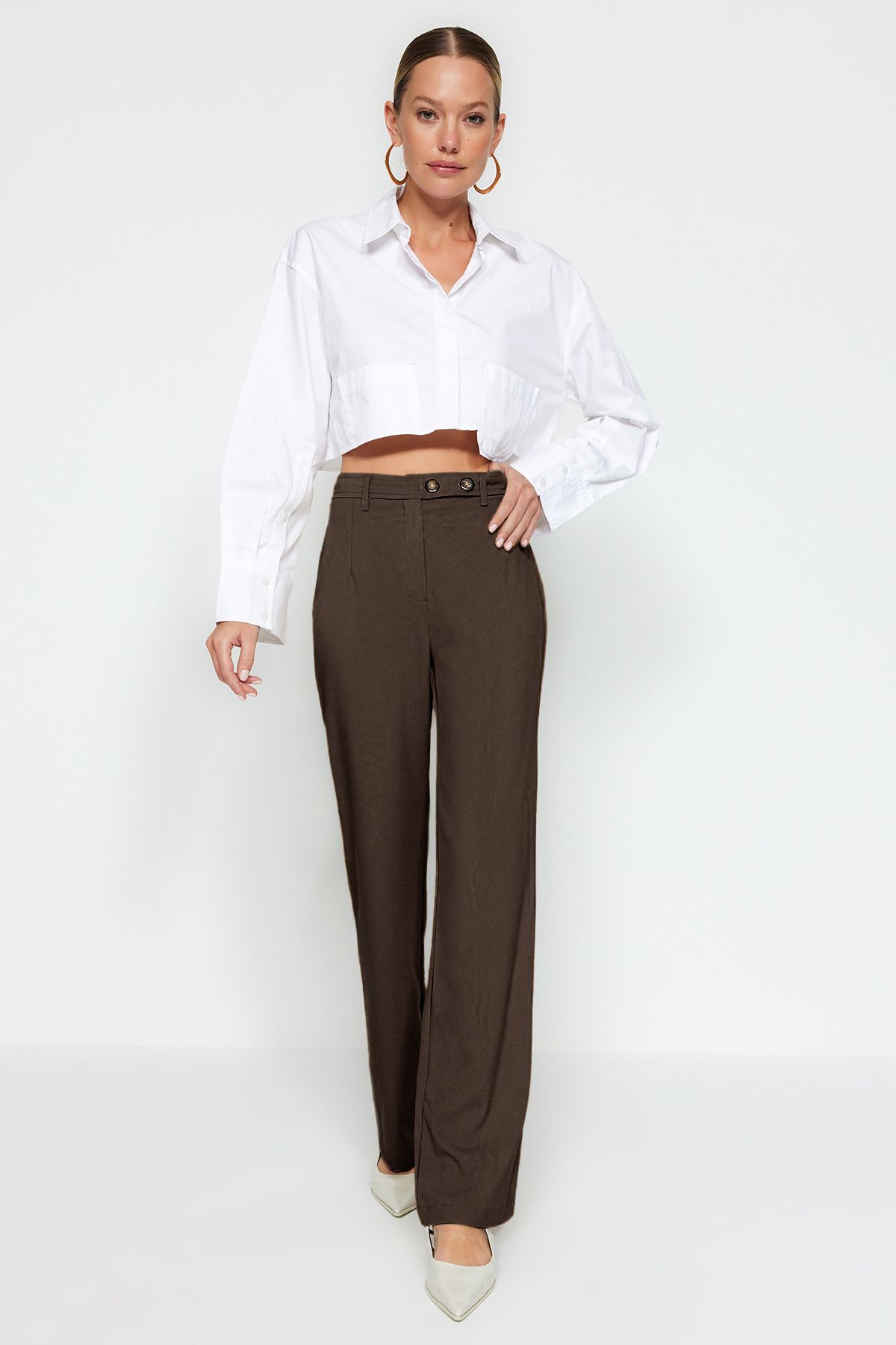 Trendyol Collection-Braune, gerade geschnittene, gewebte Hose mit Gürtel – TWOAW24PL00236 3
