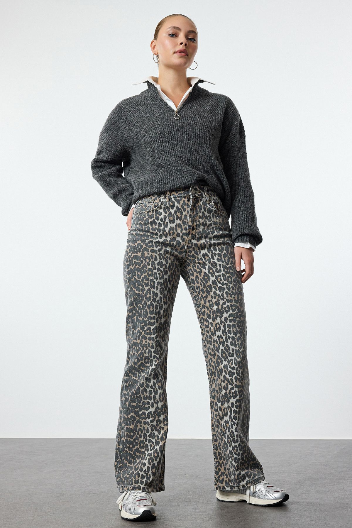 complete the look image