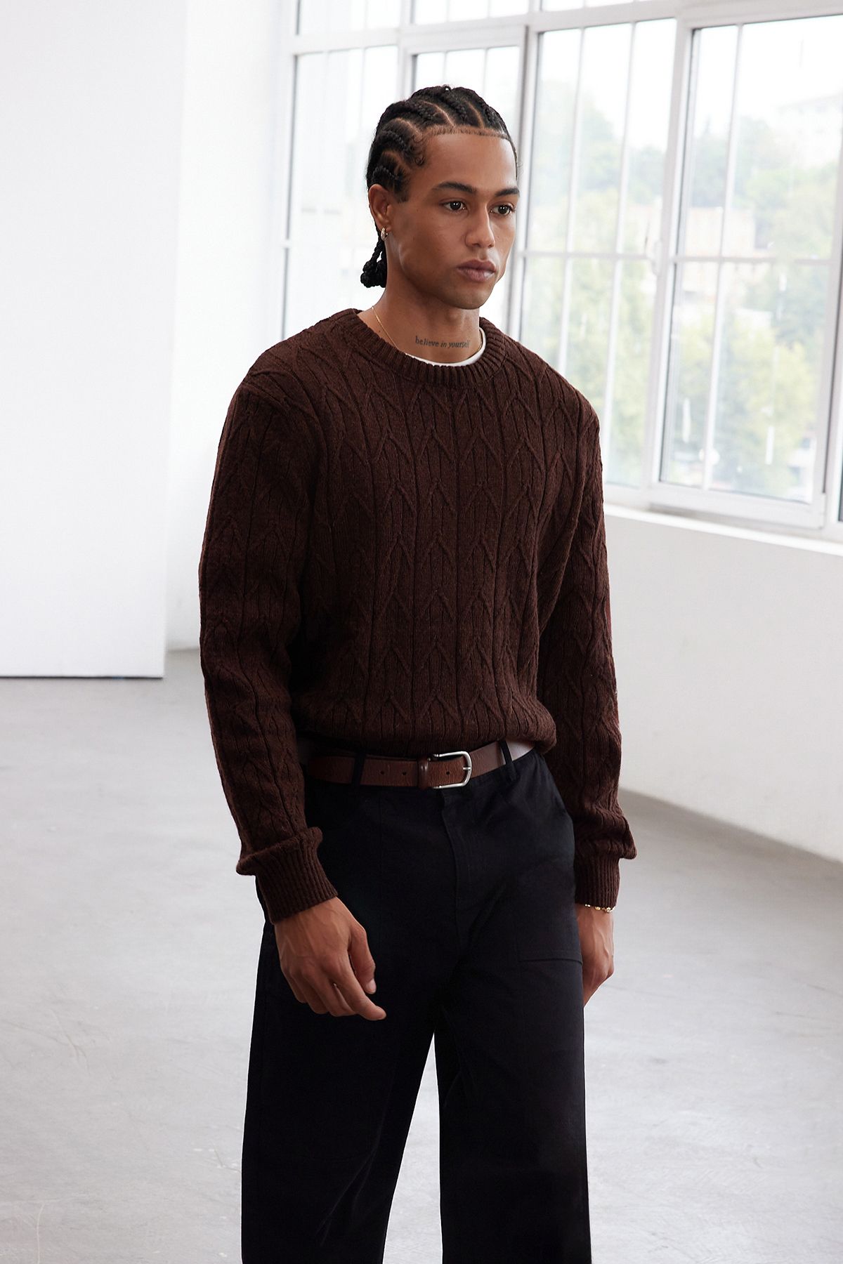 Trendyol Collection-Strukturierter Strickpullover mit dunklem Fliesenmuster und normaler Rundhalsausschnitt TMNAW25KZ00021 13