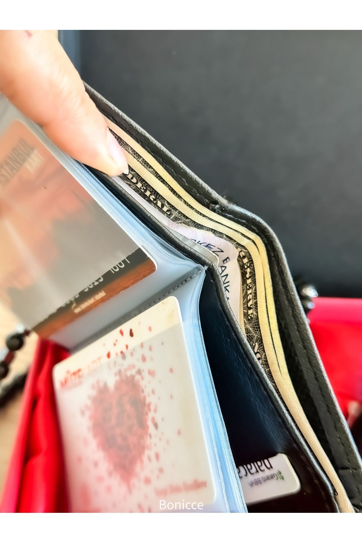 کیف پول مردانه کمربند چرم سیاه و سفید مجموعه دستبند تسبیح Bonicce