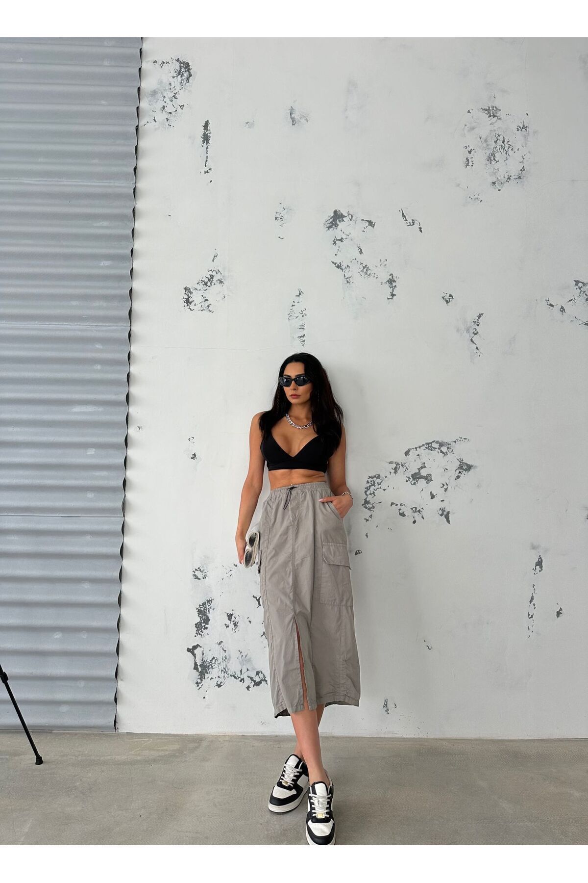 Zeo Basic-Parachute Fabric Midi Skirt Gray with Waist and Leg Elastic with Cargo Pockets 2