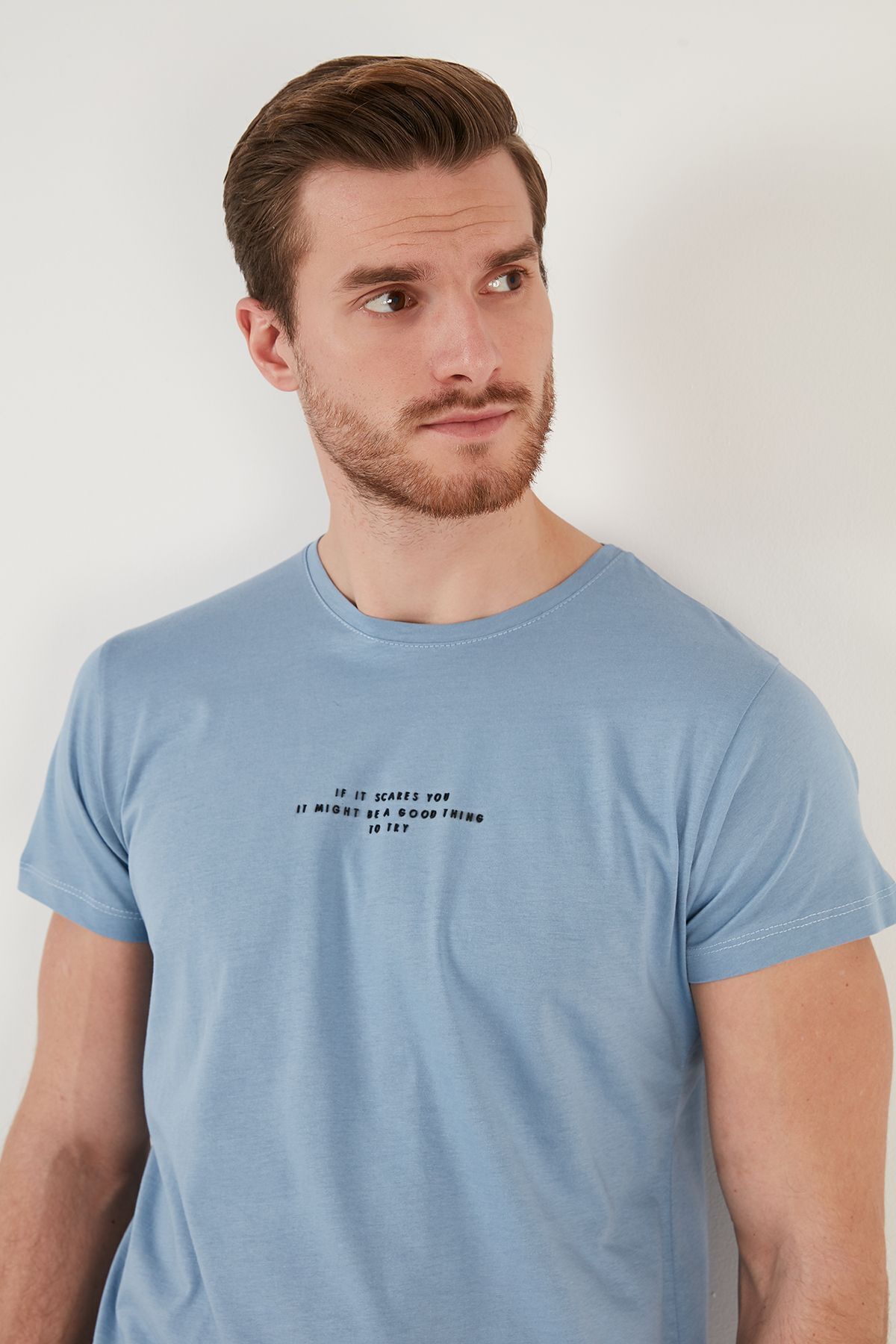 تیشرت مردانه آبی سرمه ای بوراتی | 541IFIT اورجینال - تصویر 4