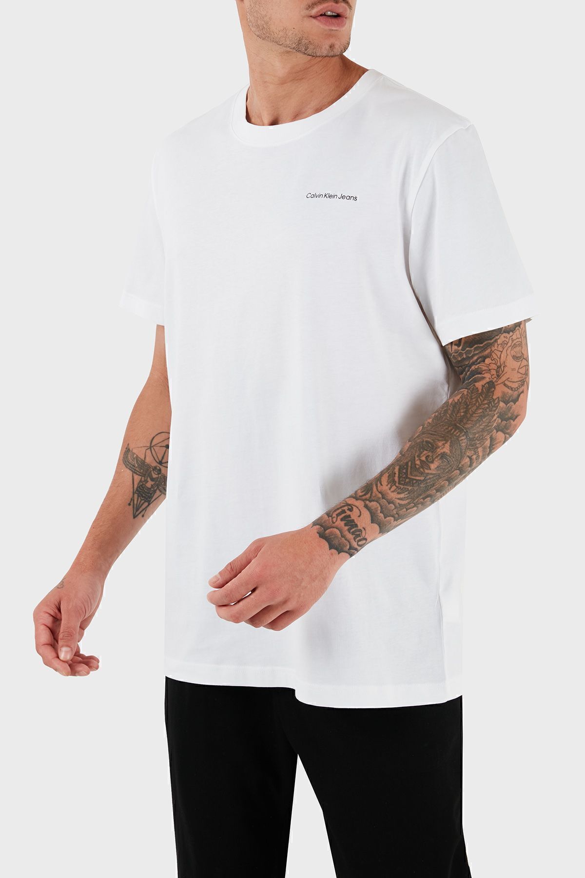 تی شرت سفید مردانه پیراهن مناسب پنبه J30J325679AF J30J325679 YAF Calvin Klein