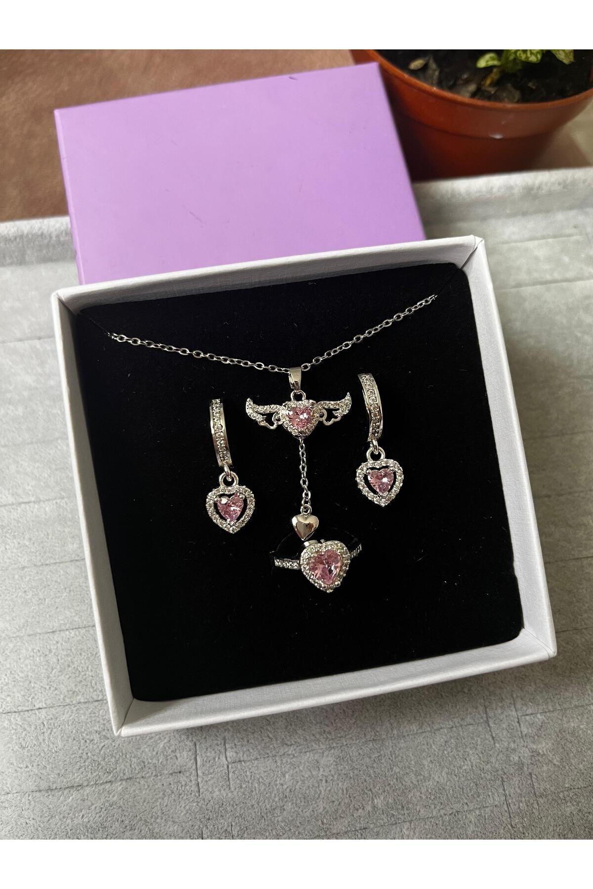 Sepetten Eve Çelik Kanatlı Kalpli Kolye Küpe Bileklik Ve Kalpli Yüzük Pandora&ç Seti Ayarlanabilir Set