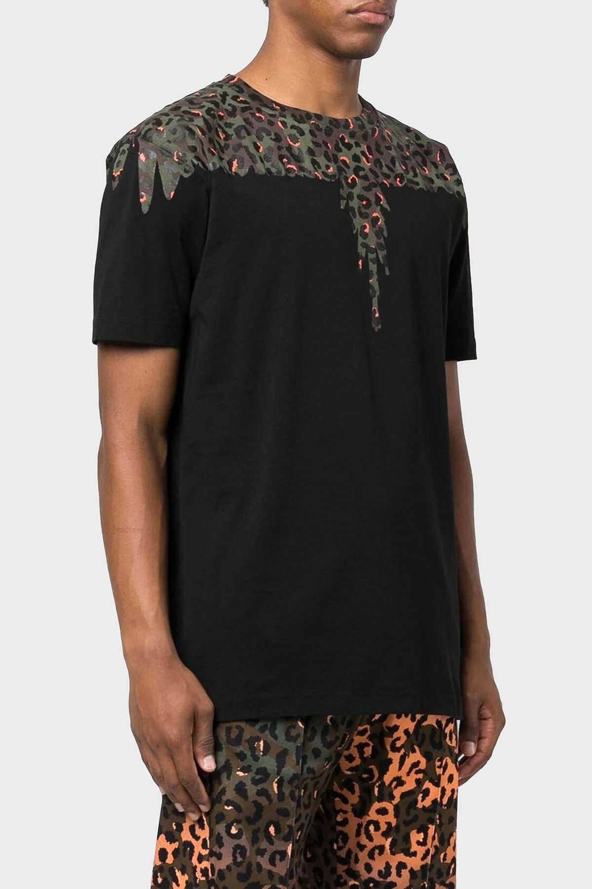 پیراهن تی شرت مردانه یقه ای با تناسب معمولی نخی CMAA018S23JER0051060 Marcelo Burlon