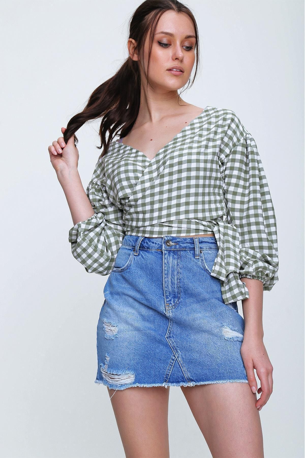 Trend Alaçatı Stili Bluse Grün Figurbetont Fast ausverkauft