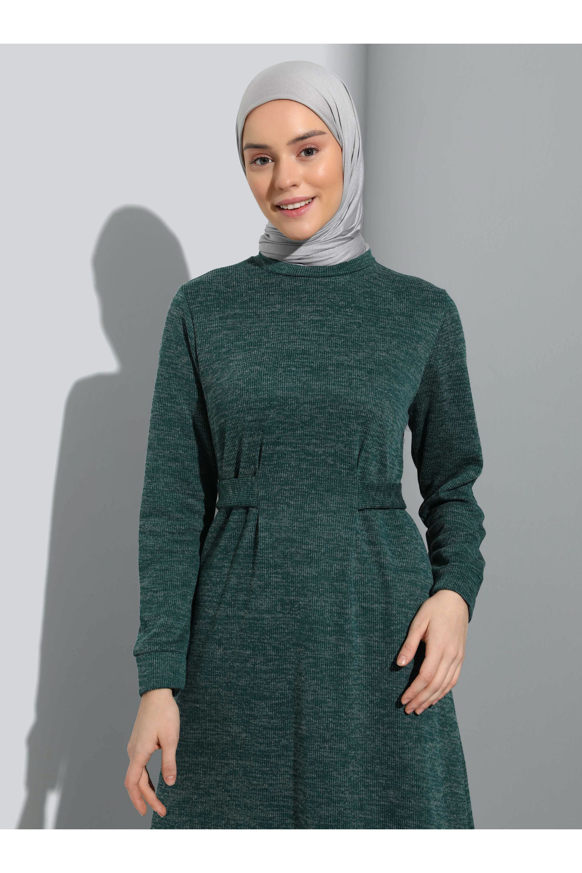Benin-Hijab-Kleid mit Taillenschnürung – Smaragdgrün – Benin 4
