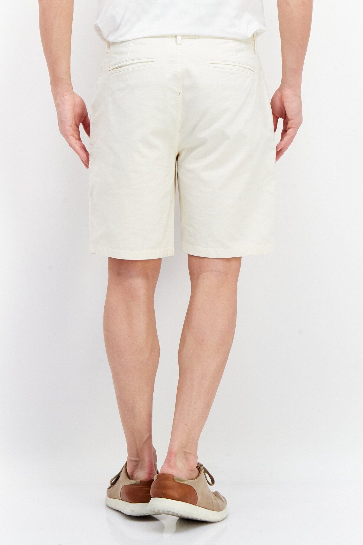 Kenneth Cole-Men Regular Fit Plain Basic Shorts, Off White 3