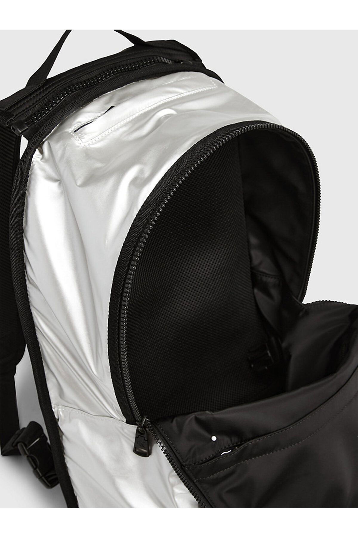 کوله پشتی مشکی مردانه پردیس برگشت پذیر BP44 اورجینال Calvin Klein