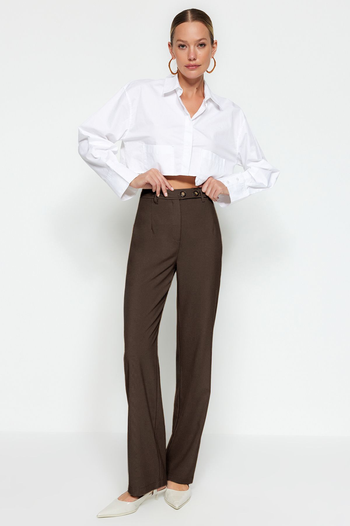 Trendyol Collection-Braune, gerade geschnittene, gewebte Hose mit Gürtel – TWOAW24PL00236 4