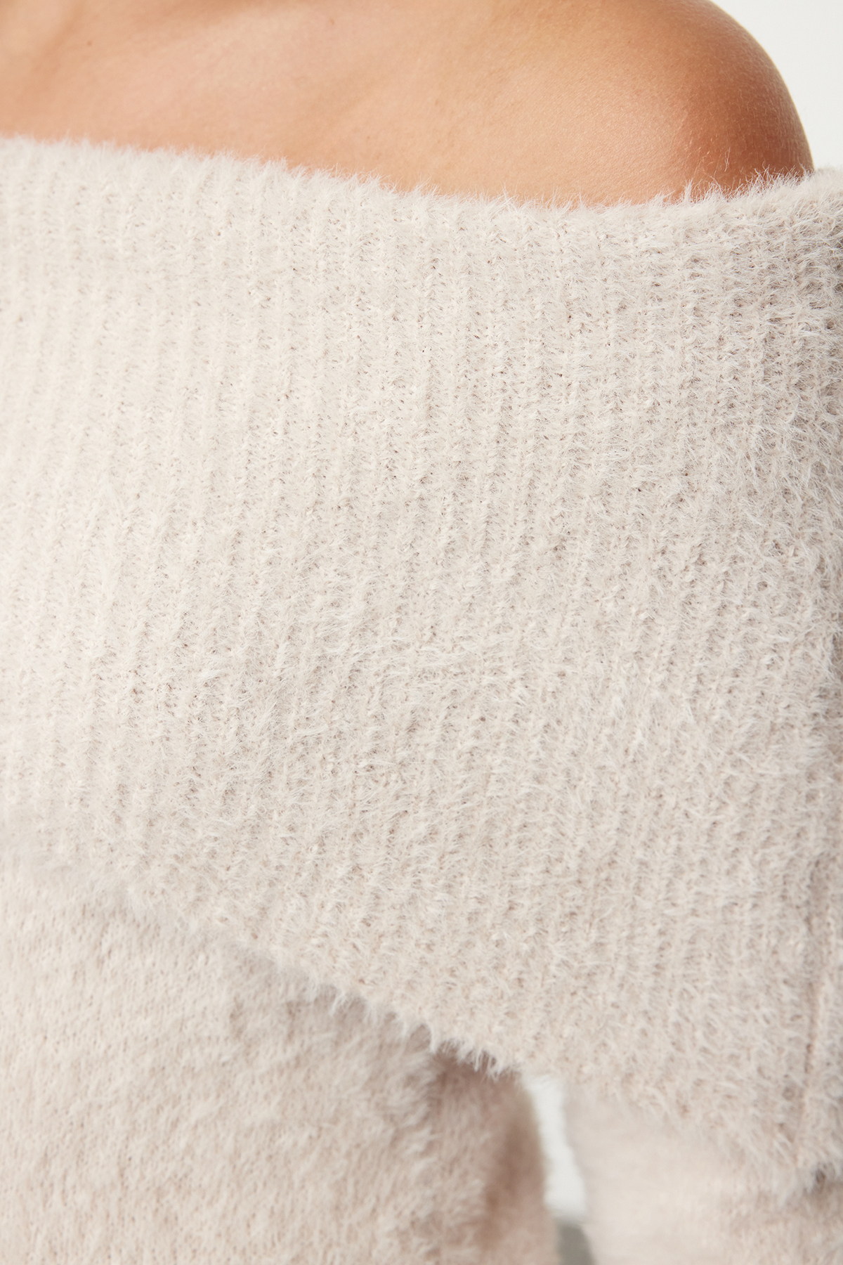 Trendyol Collection Sweter z dzianiny Carmen Collar Stone Colored Feather Knitwear - TWOAW24KZ00121