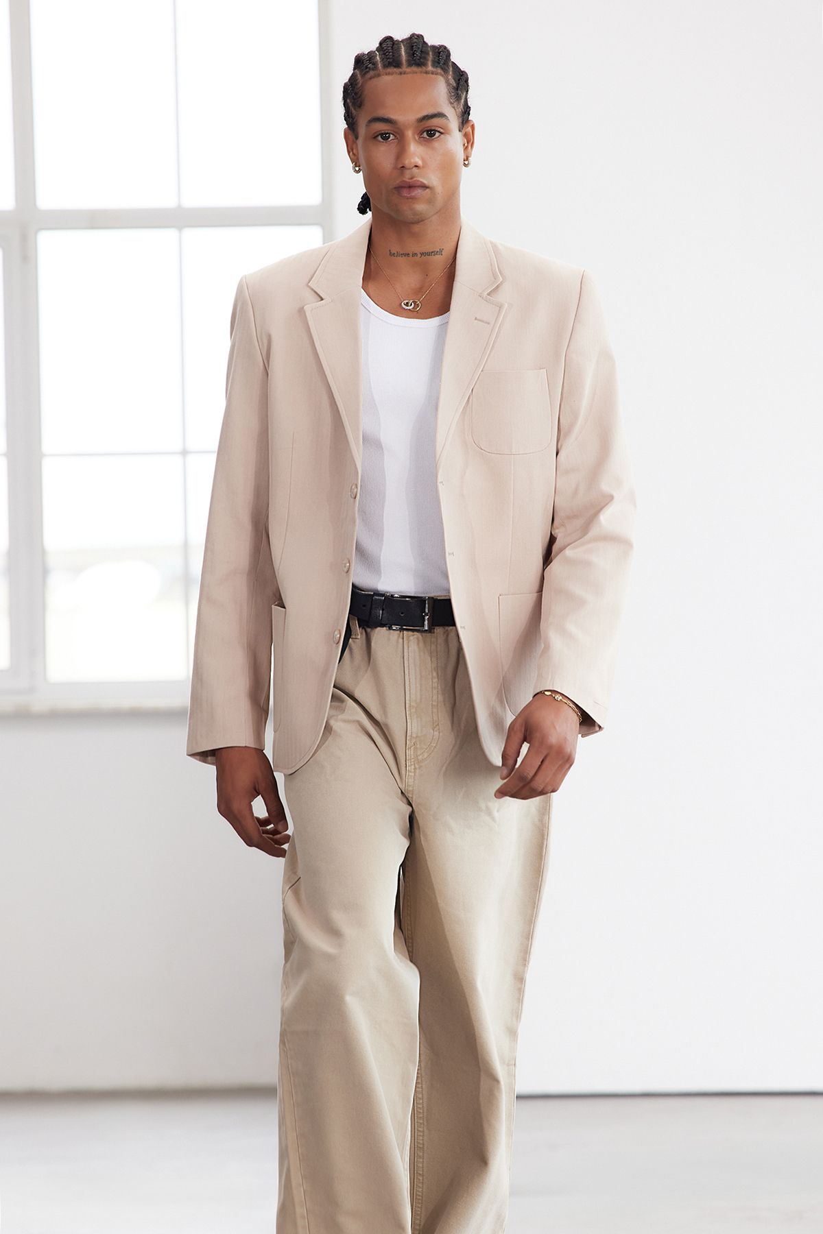 Trendyol Collection Limitowana Edycja Stone 100% Bawełny Silm Fit Herringbone Woven Blazer Jacket Tmnaw25bc00001 Mężczyzna - M