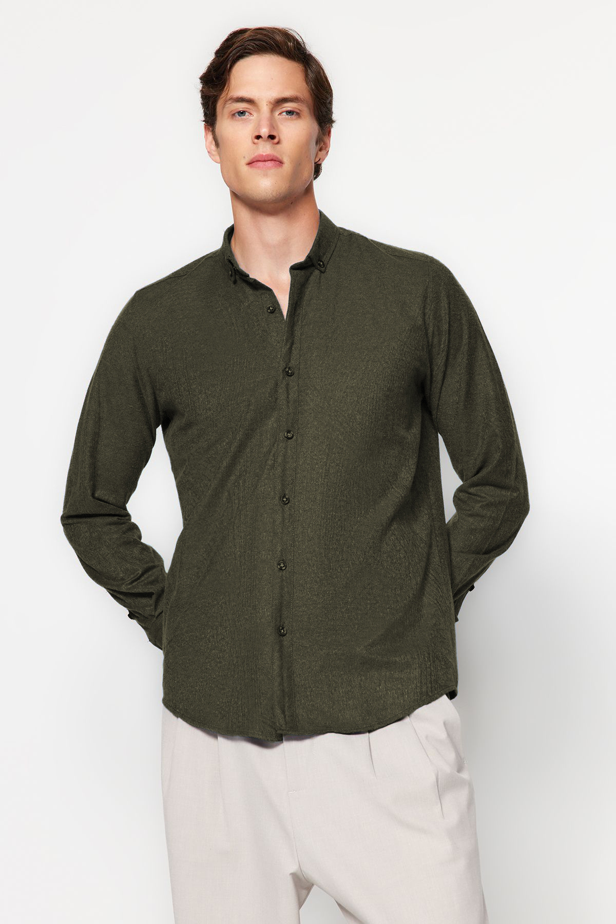 Trendyol Collection-Grünes Slim Fit Winterhemd - Knopfkragen TMNAW20GO0094 3