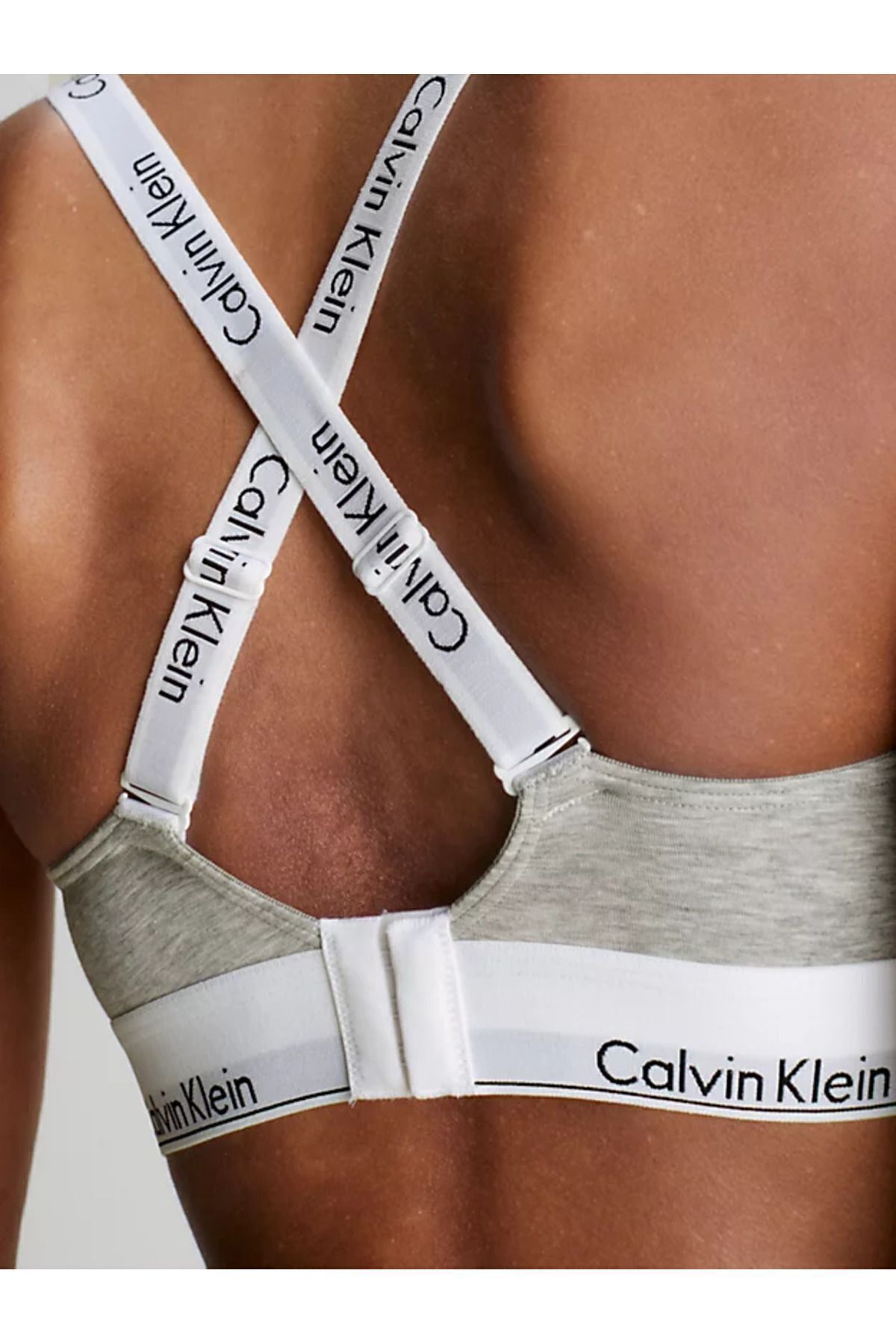 Calvin Klein-Női márka logója, elasztikus pántos szürke sportmelltartó, mindennapi használatra 000qf7059e-p7a 4