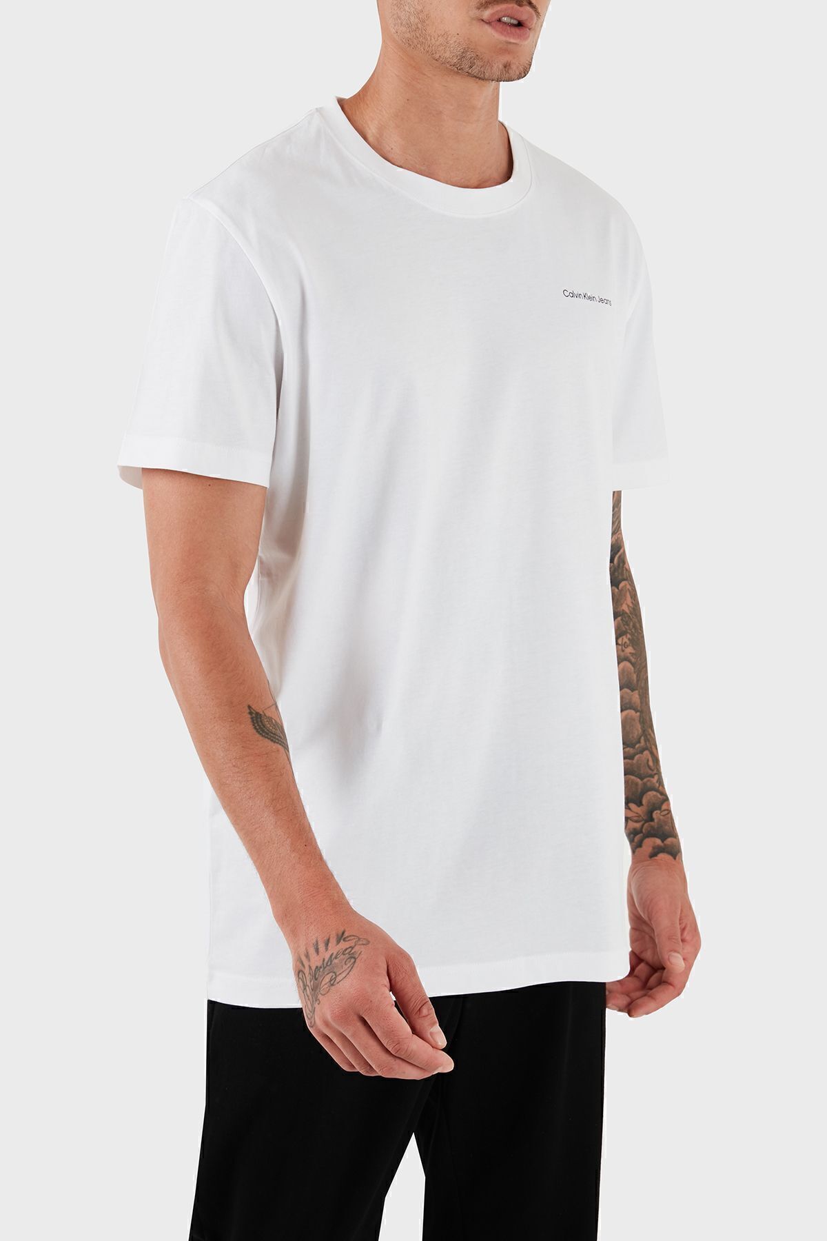 تی شرت سفید مردانه پیراهن مناسب پنبه J30J325679AF J30J325679 YAF Calvin Klein