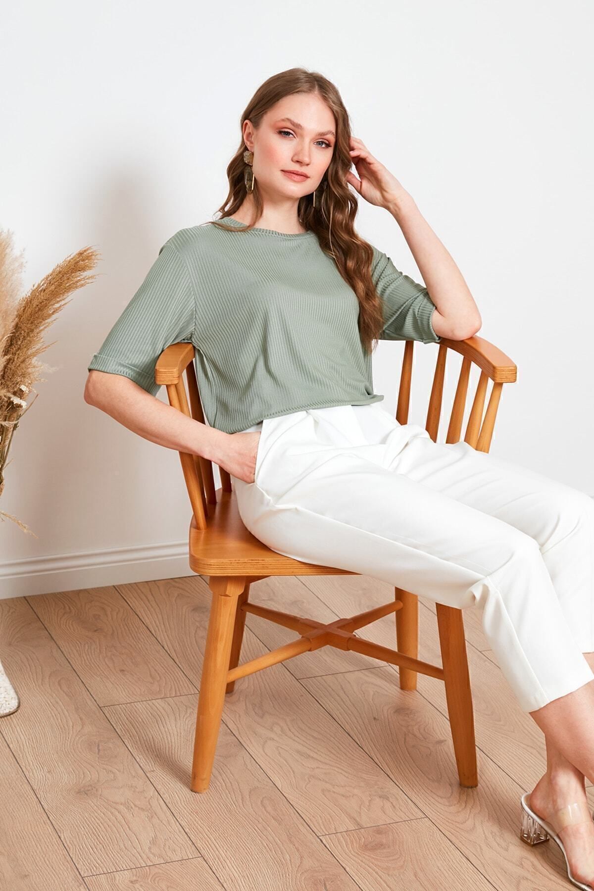 Lela-Women's Green Oversize Crew Neck Slit Detailed Blouse 5863683 3