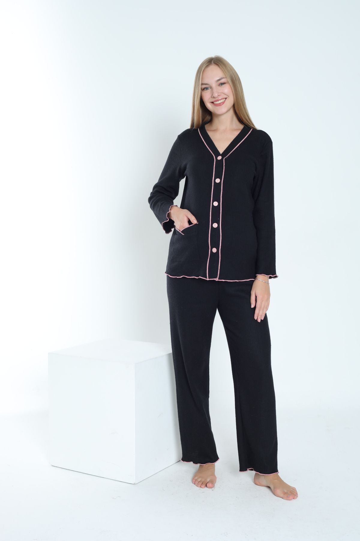 Miss Dünya Lissa Önden Düğmeli Ayarlanabilir Bel Kol ve Paça Fırfır Detaylı Hamile ve Lohusa Pijama Takımı fotoğrafı 3 (önizleme)