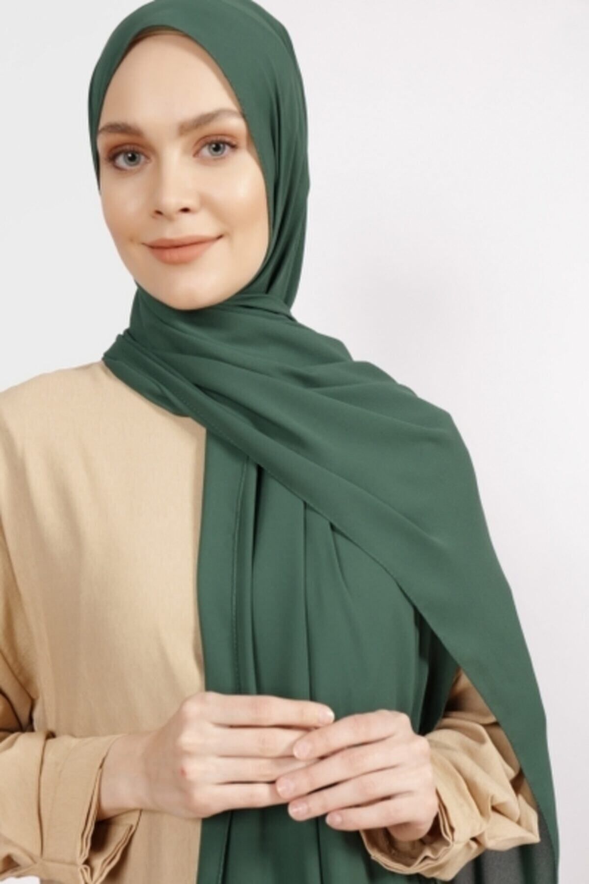 Differenza-Crepe Shawl Emerald 2