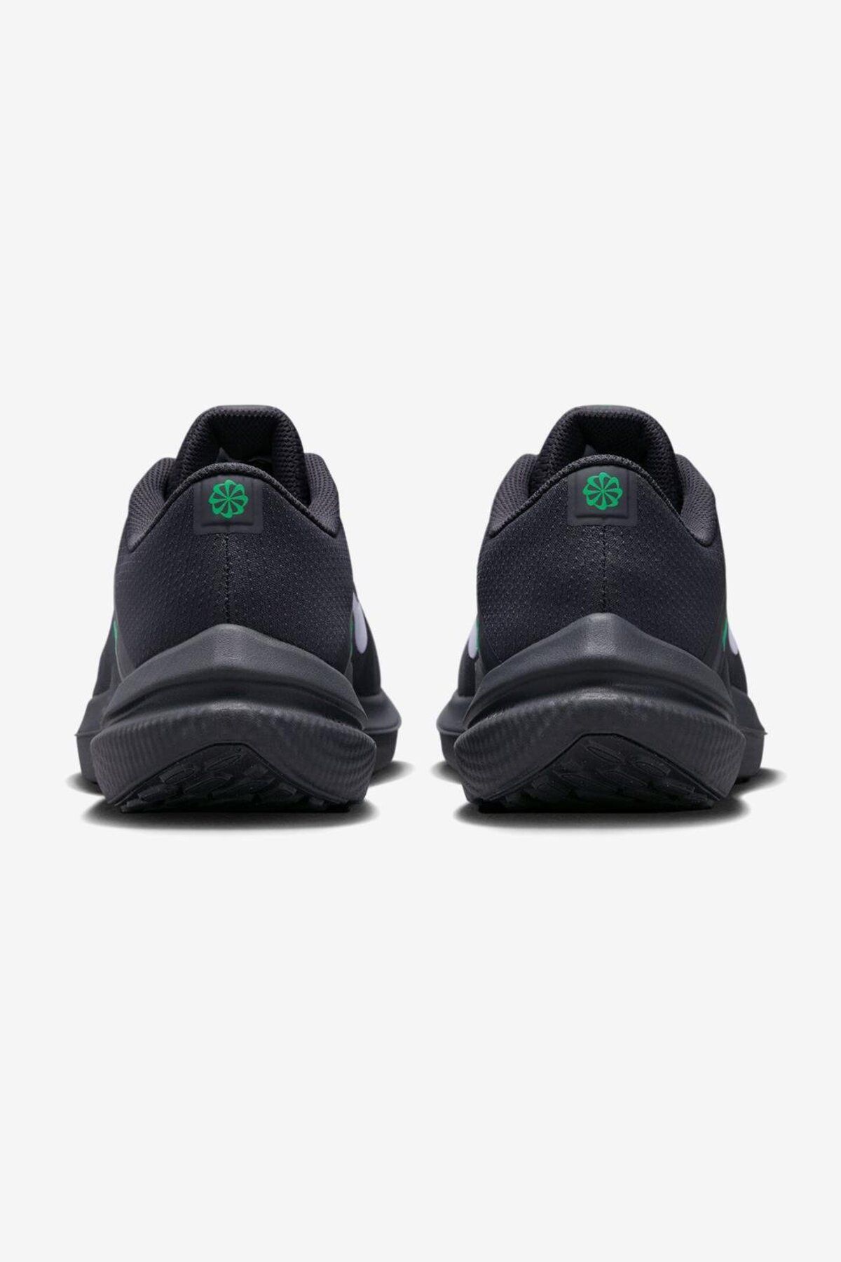 کفش دو و تمرین مشکی مردانه در حال رانینگ Winflo 10 Nike