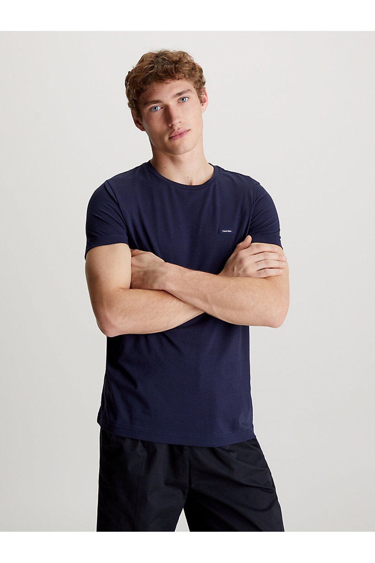 تی شرت آبی مردانه باریک و کشش Calvin Klein
