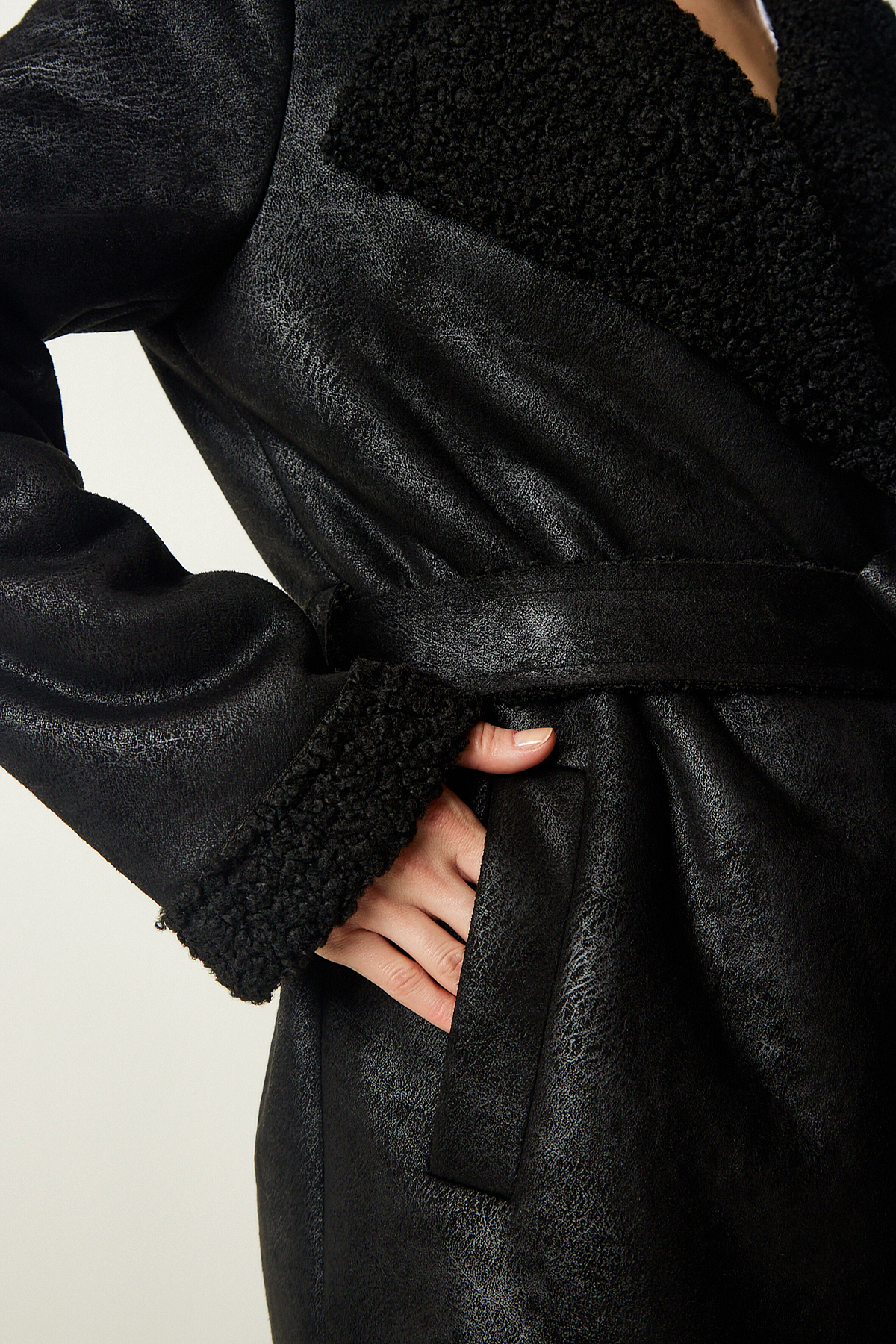 Lovelyİstanbul  Kruvaze Yaka Kürklü Nubuk Kaban SİYAH LTO0033 - Görsel 6