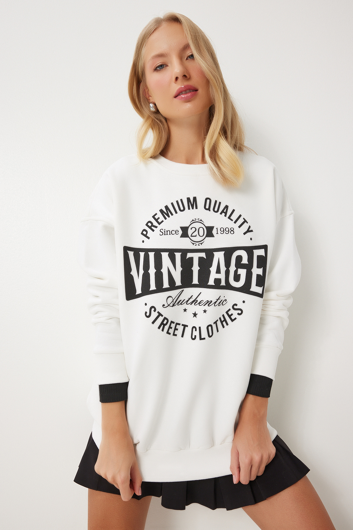 Happiness İstanbul  Kadın Ekru Baskılı Oversize Şardonlu Örme Sweatshirt KB00038 - Görsel 2