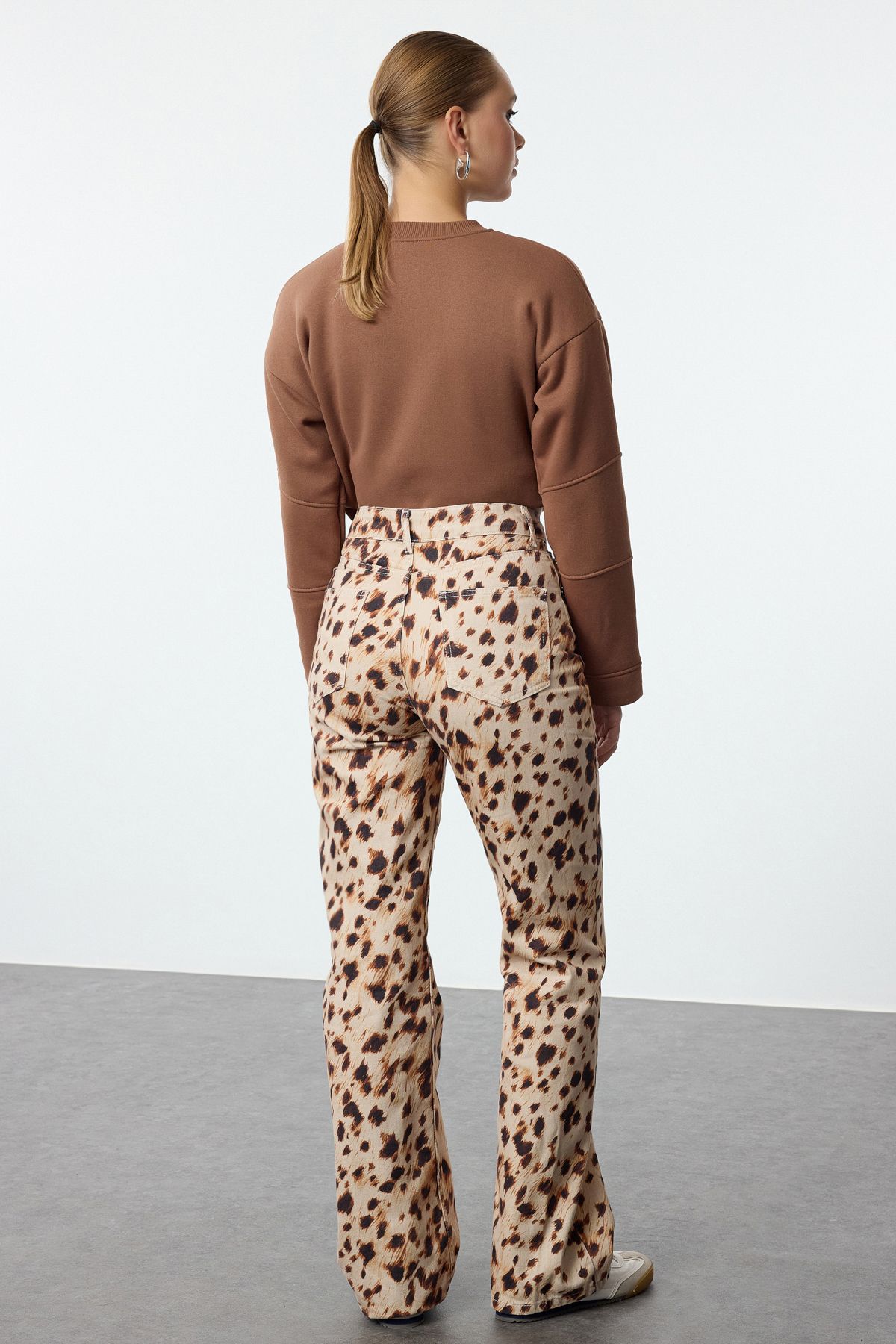 Trendyol Collection-High Waist and Leopard Print Brown Wide Leg Jeans - Twoaw25Je00257 5