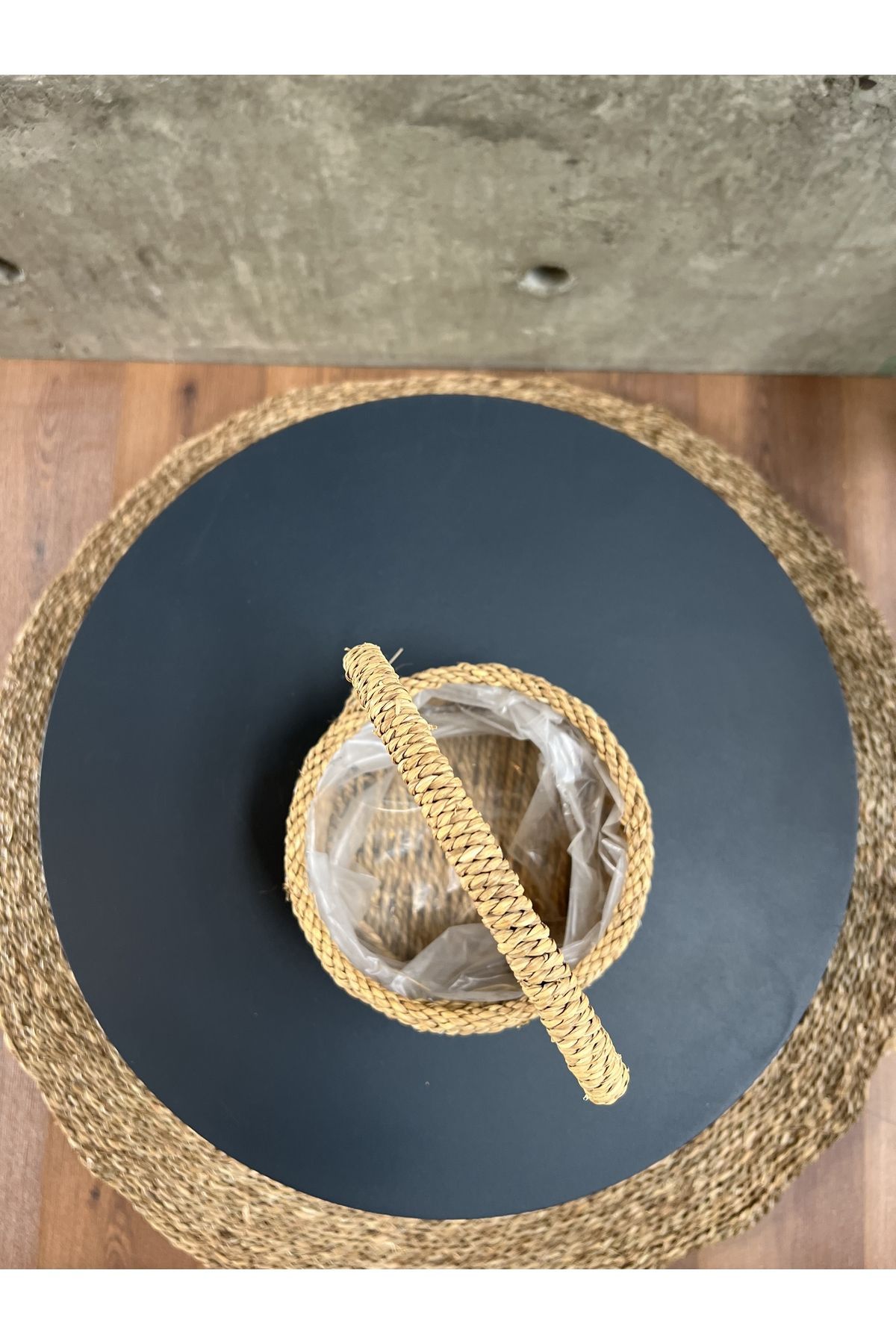 CasaLinda-Small Wicker Round Flower Pot - with Handle 4