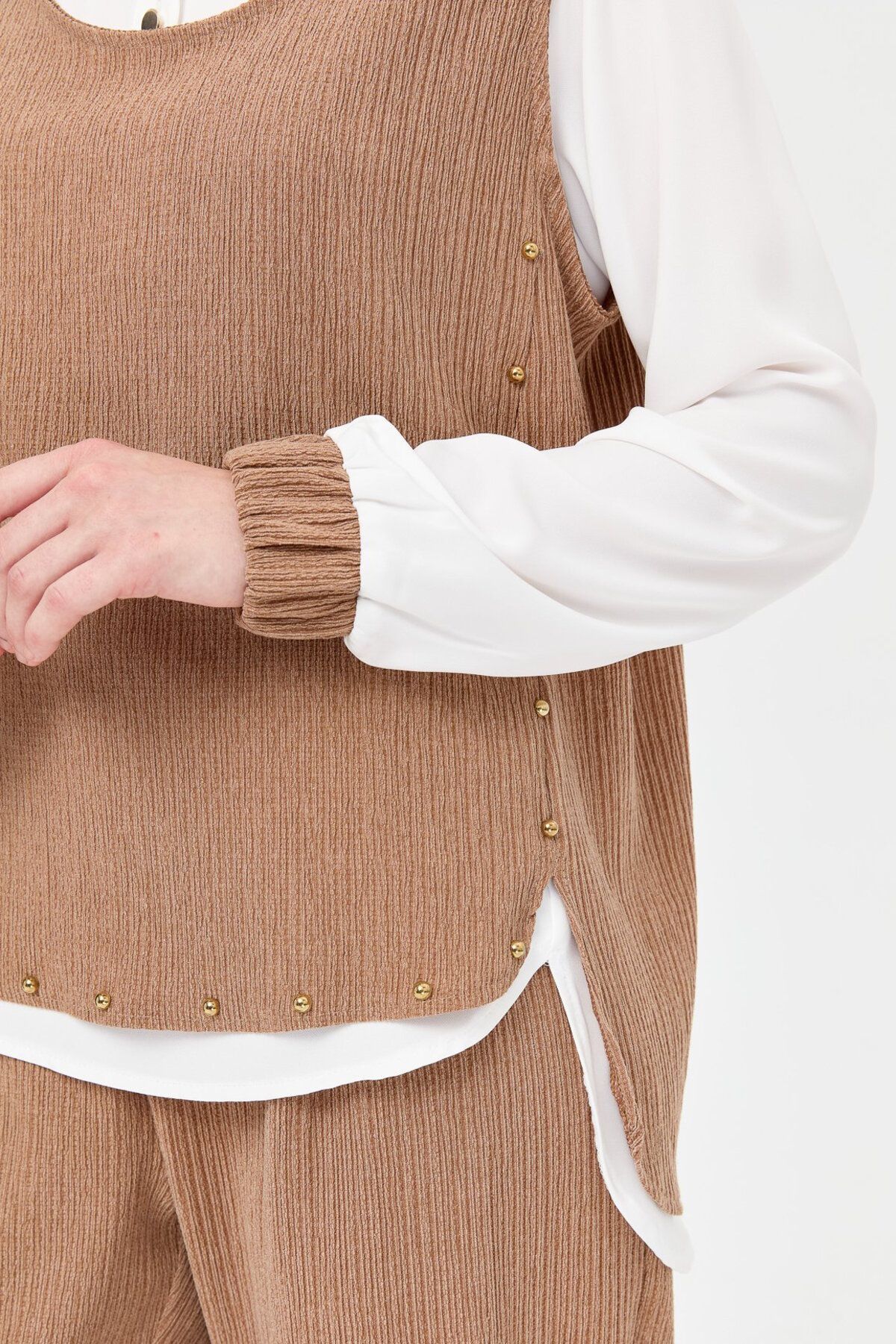 Esswaap-Camel Colored Retro Textured Three Pants Set 4