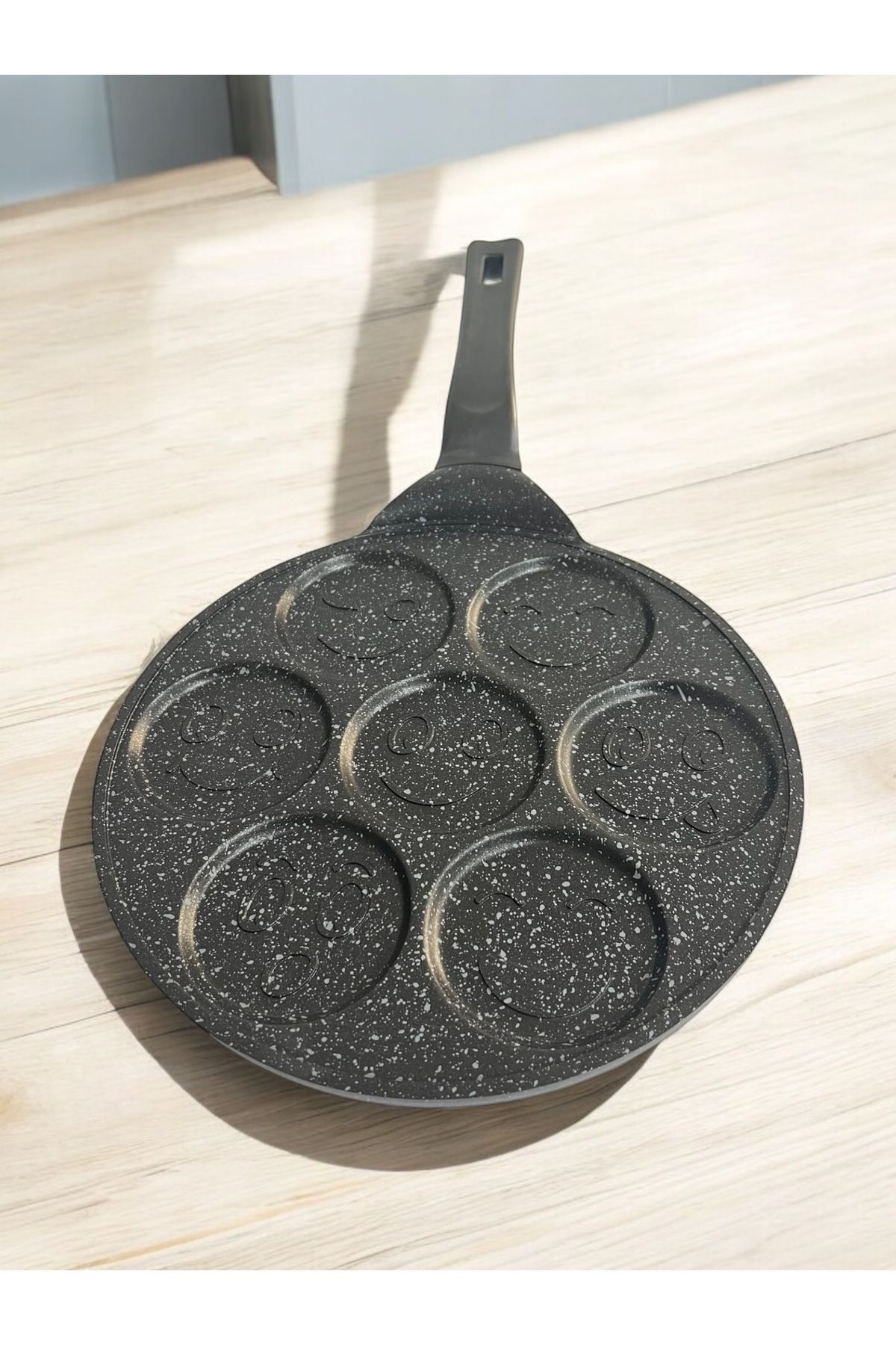Cem-26 cm Smile Face Cast Panket Pan 3