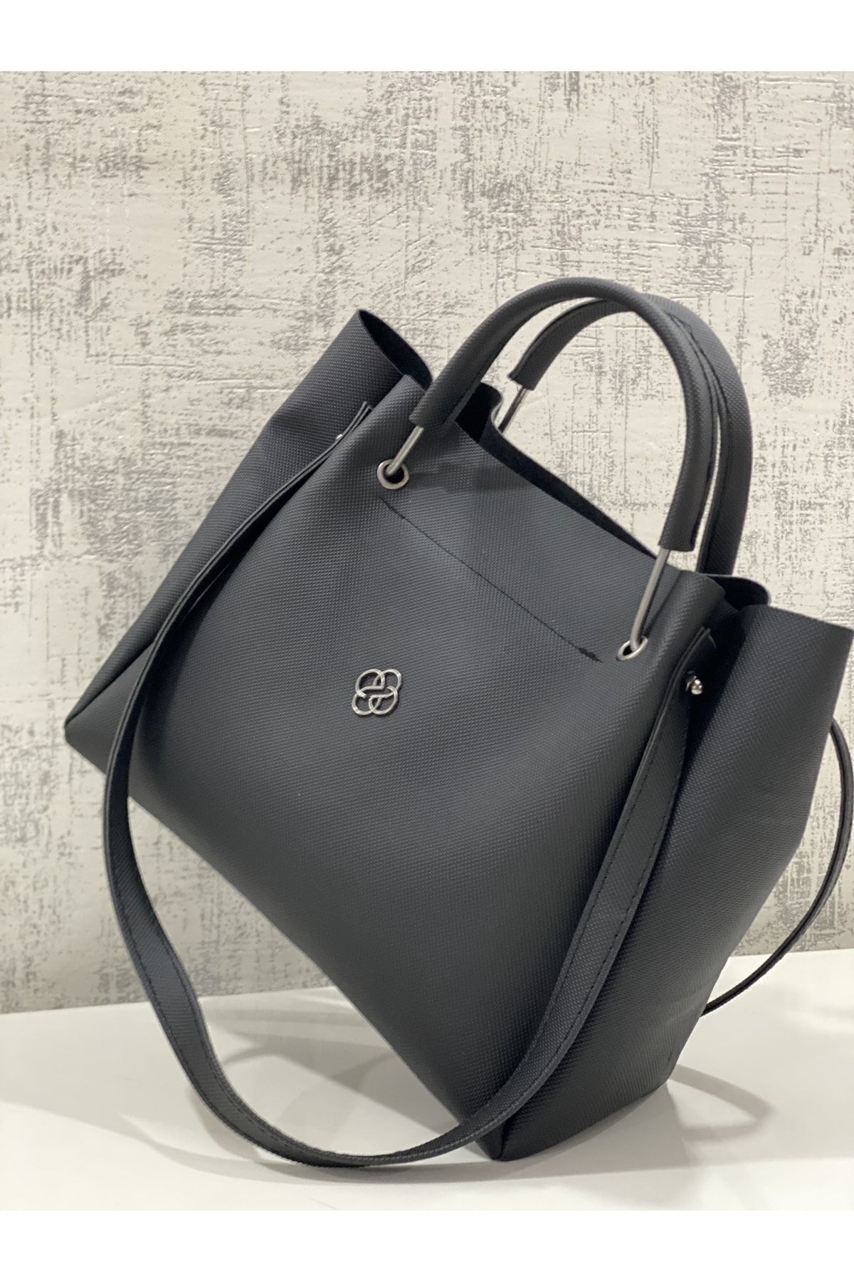 https://cdn.dsmcdn.com/ty1541/product/media/images/ty1540/prod/QC/20240912/18/139192d9-5336-3e41-93ee-73435c2ea301/1_org_zoom.jpg