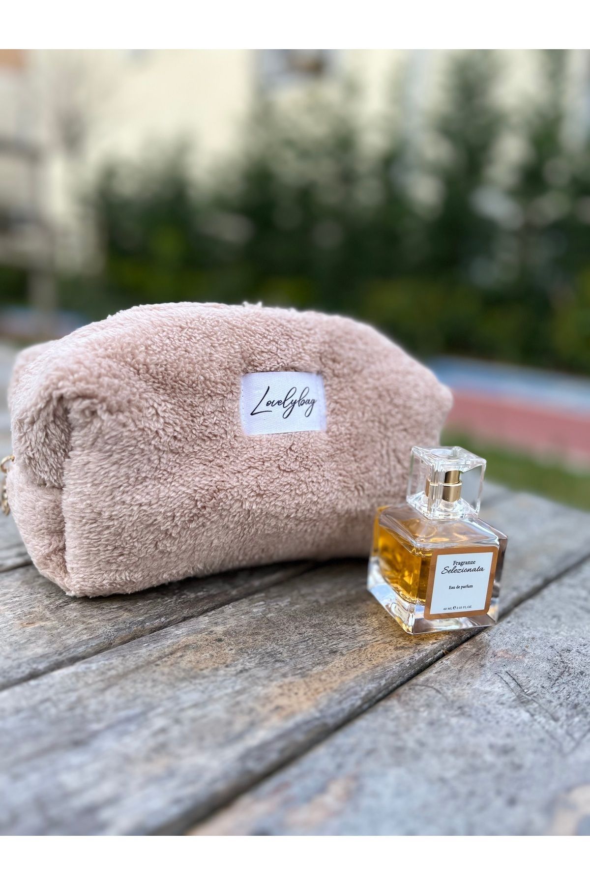 کیف آرایش بزرگ بژ مخملی LOVELYBAG