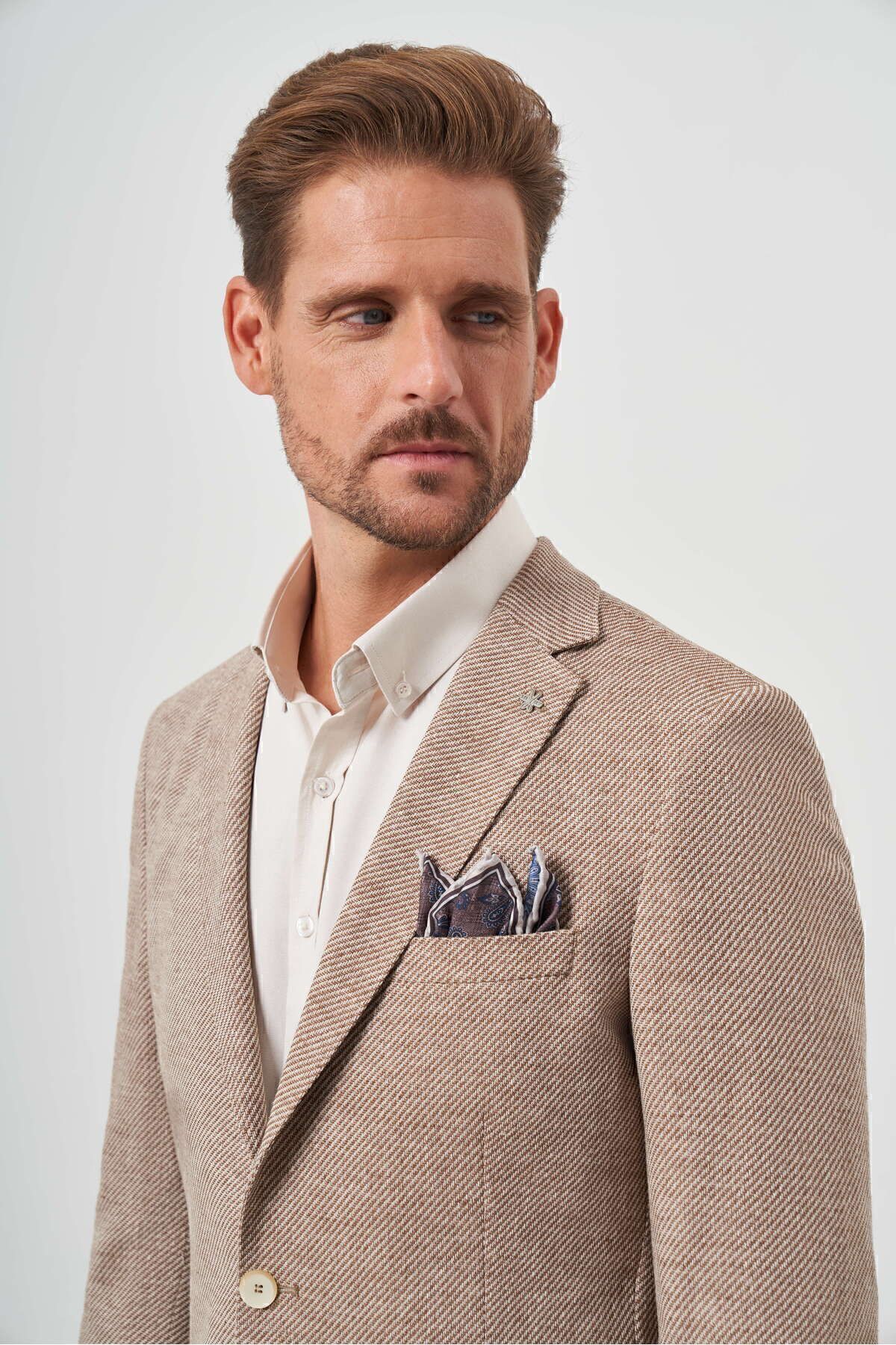 Morven-Men's BROWN Woven Slim Fit Bag Pocket Mono Collar Sports Jacket 3