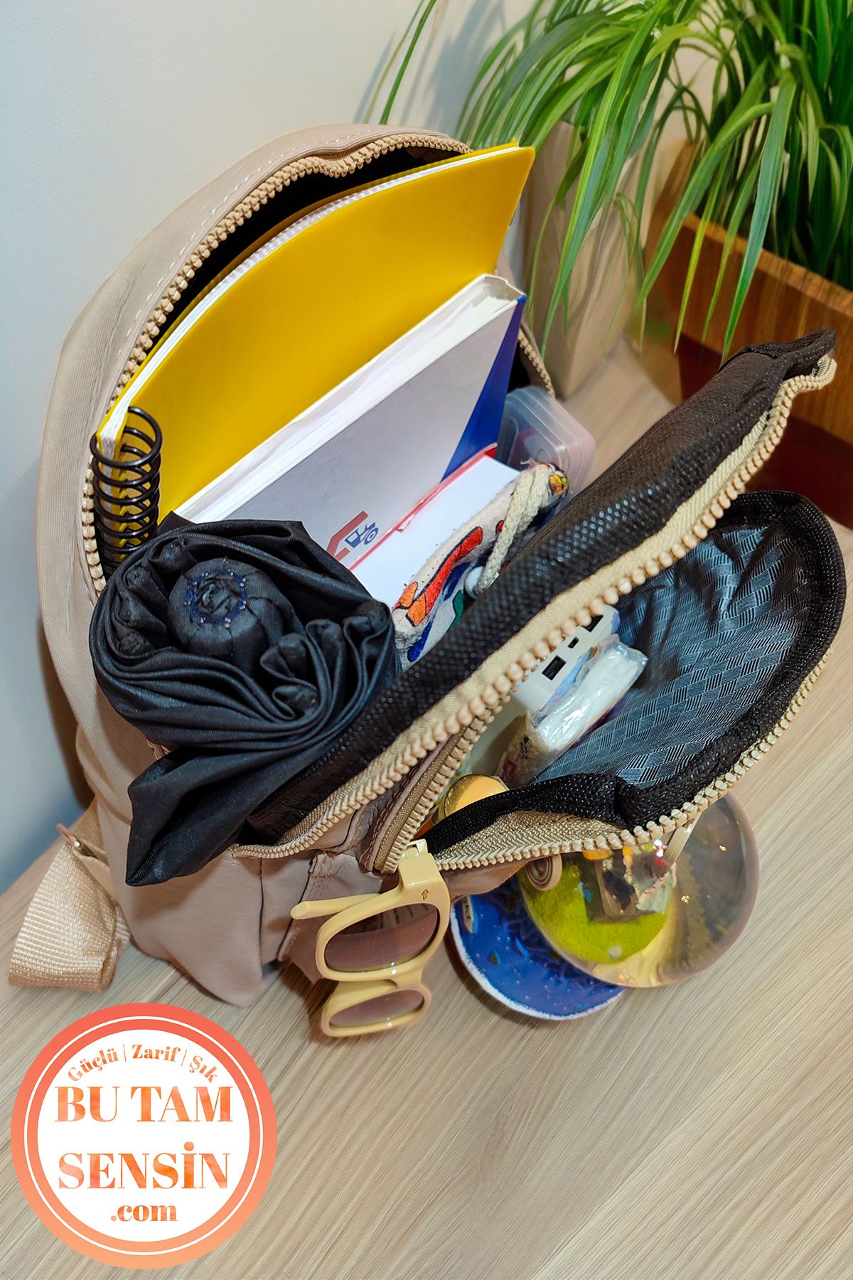 Bu Tam Sensin  Siyah Kadın Su Geçirmez Krinkıl Kumaşlı Fermuarlı 5 Bölmeli Tutma Saplı Orta Boy Sırt Çantası - Görsel 8