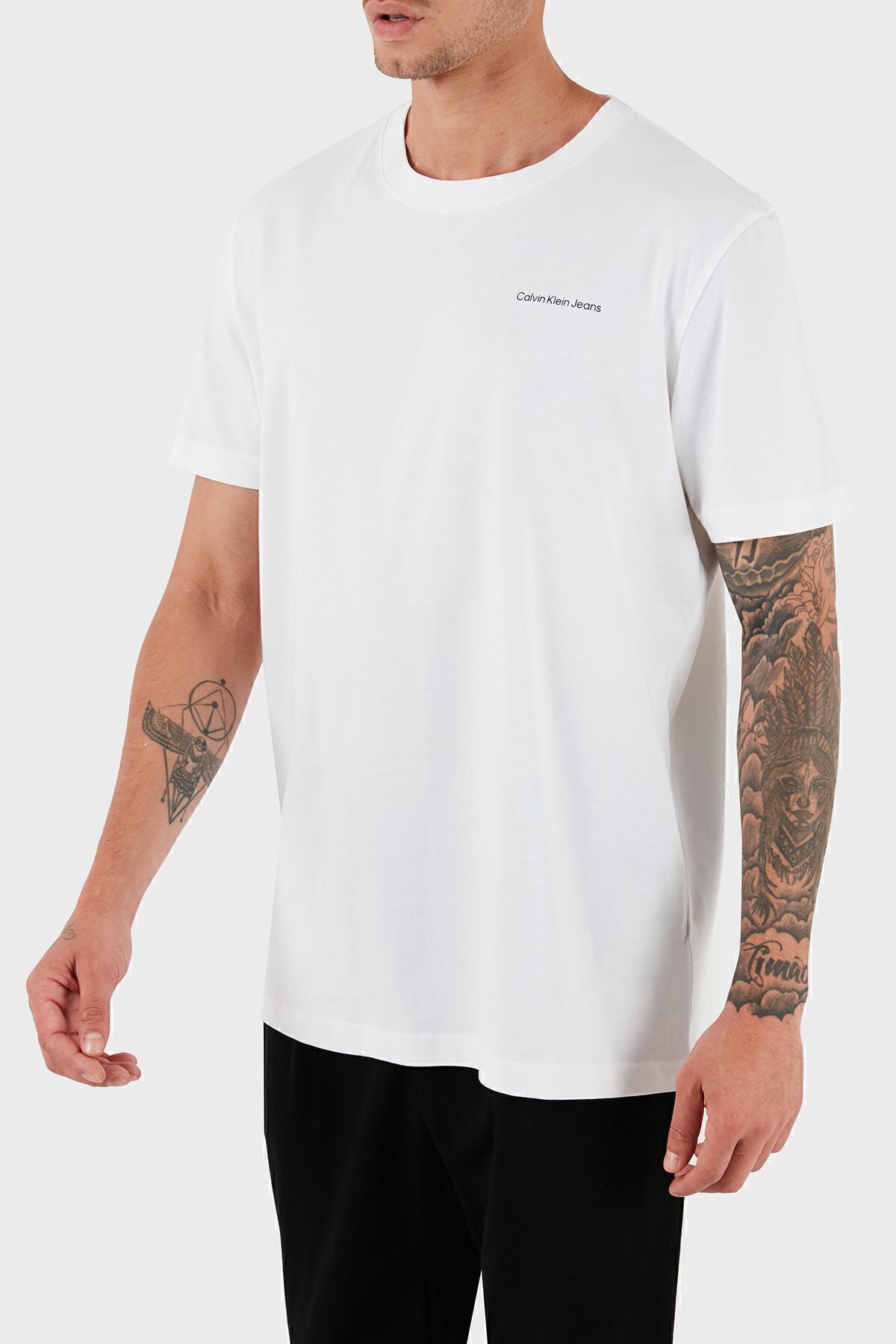 تی شرت سفید مردانه پیراهن مناسب پنبه J30J325679AF J30J325679 YAF Calvin Klein