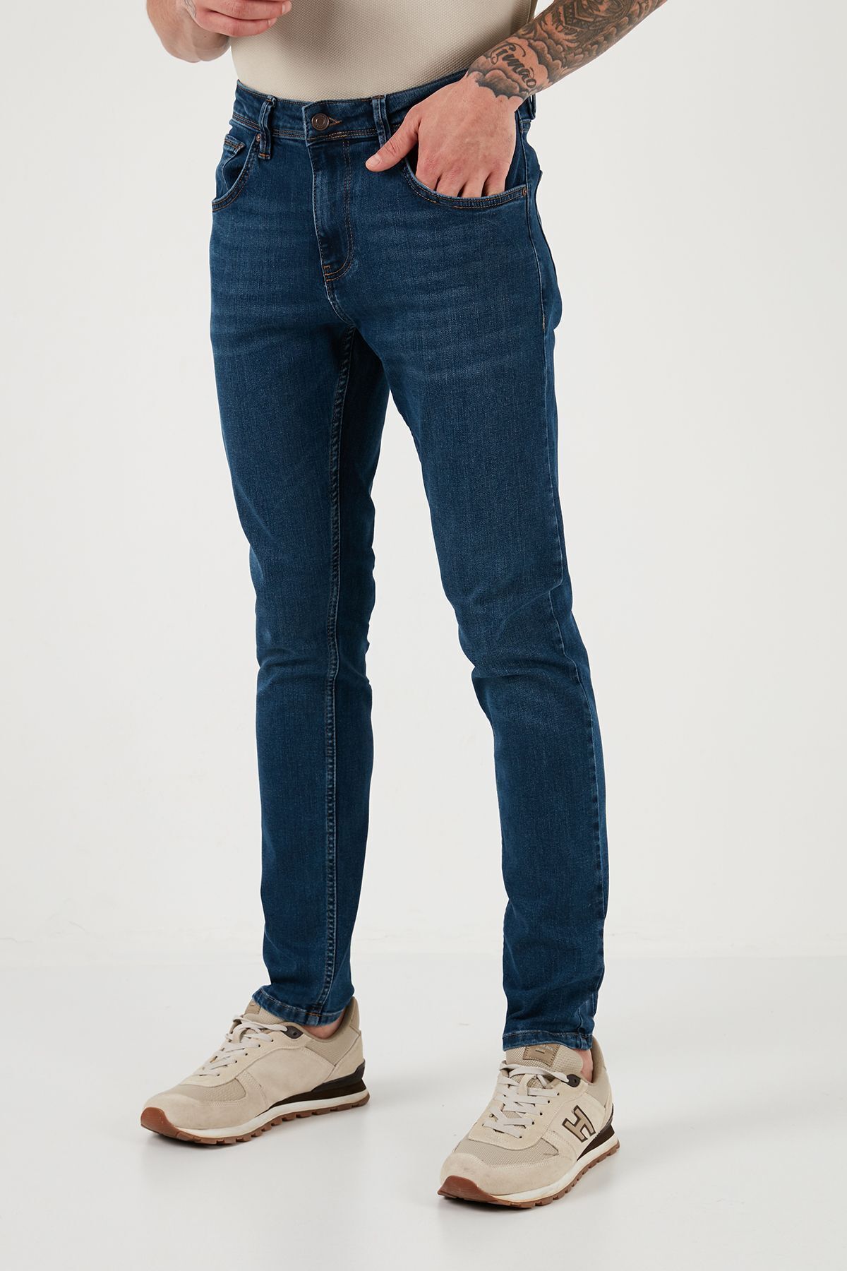 complete the look image