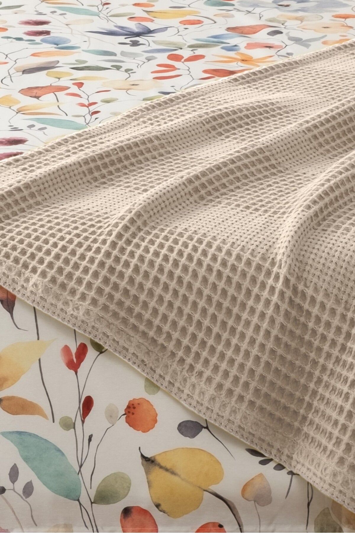 Sevim-Beige Double Pique Set - Soft and Comfortable 4 Pieces with Pool and Flower Pattern 2