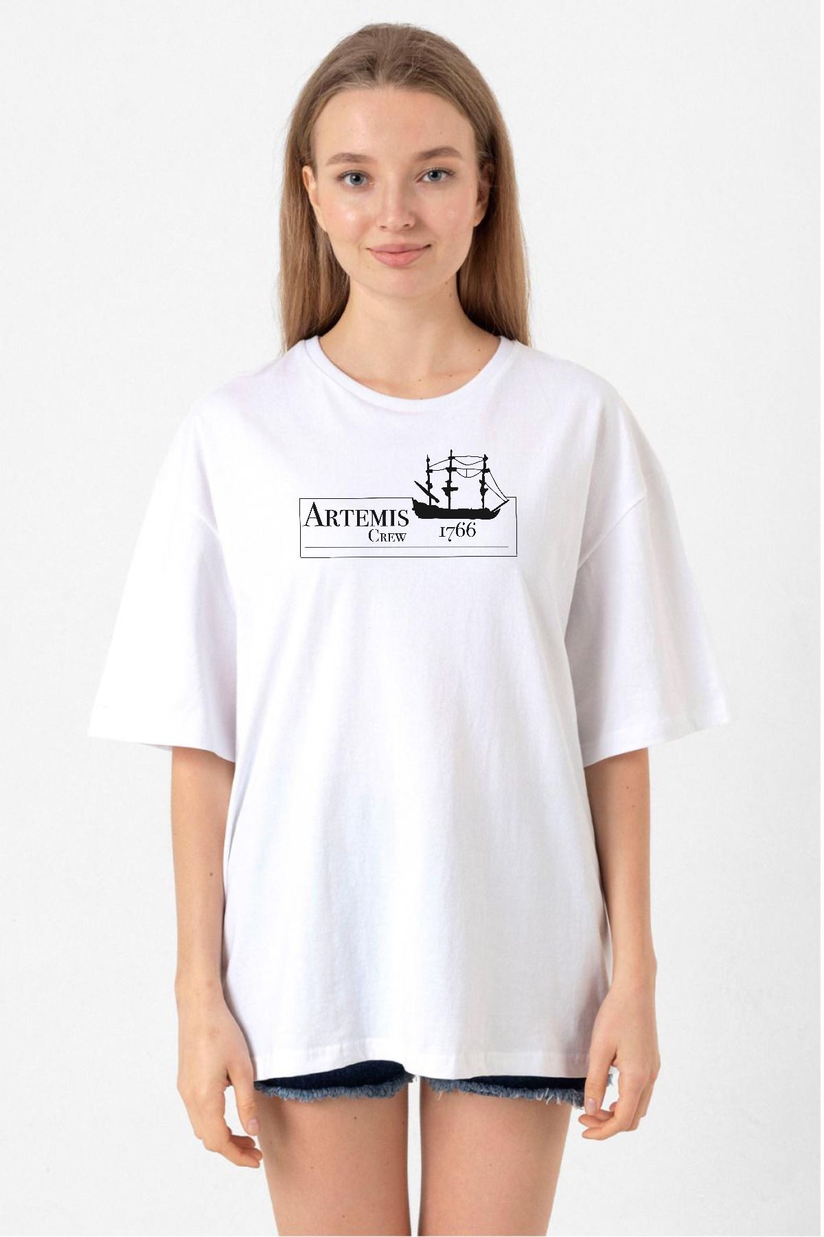 Tshirthane-Oversize dámske tričko Outlander Artemis Crew White 1