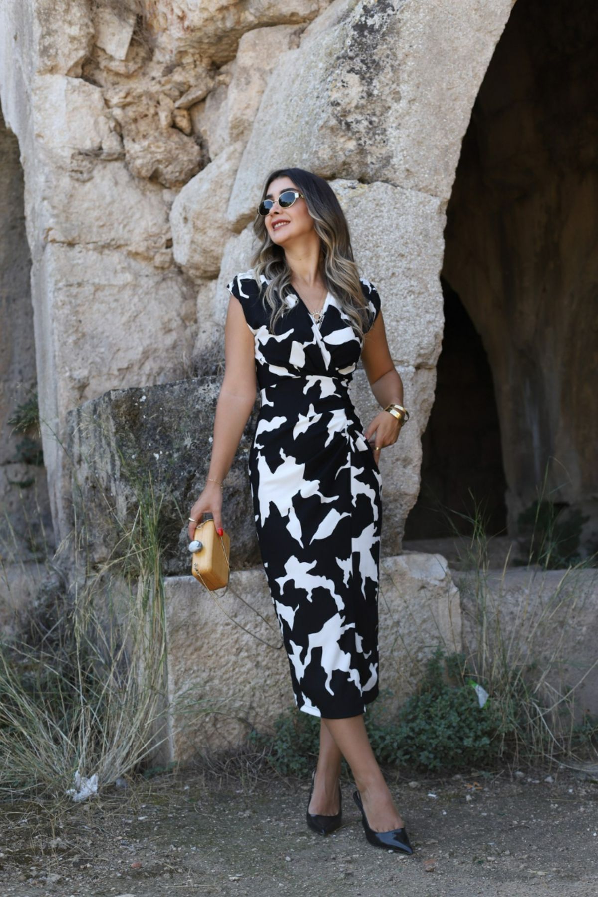 bytugcekaya-Negru Alb - Rochie cu nasturi 2