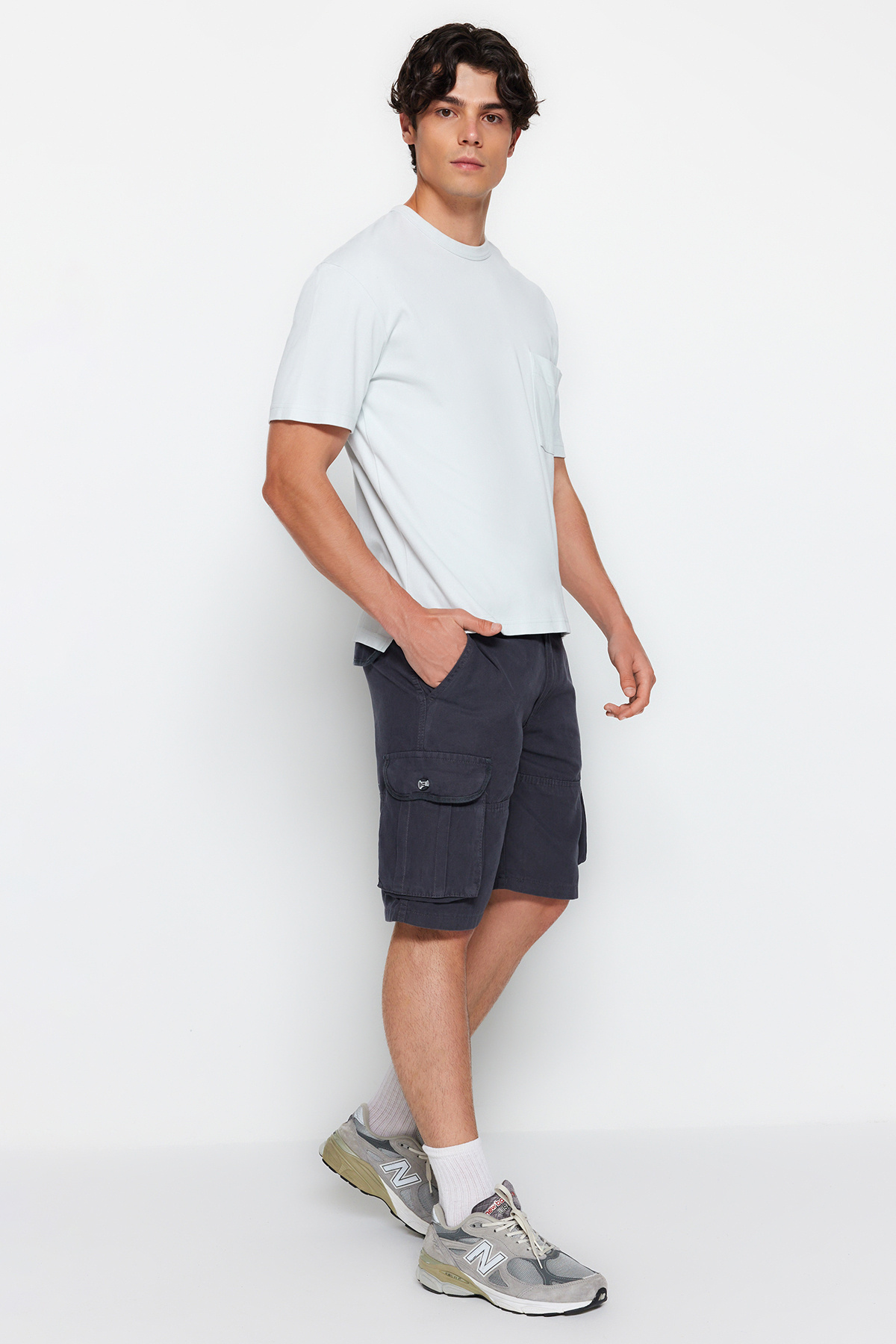 Trendyol Collection-Antracitové kraťasy Regular Fit - Cargo Pocket, Tmnss23Sr00048 3