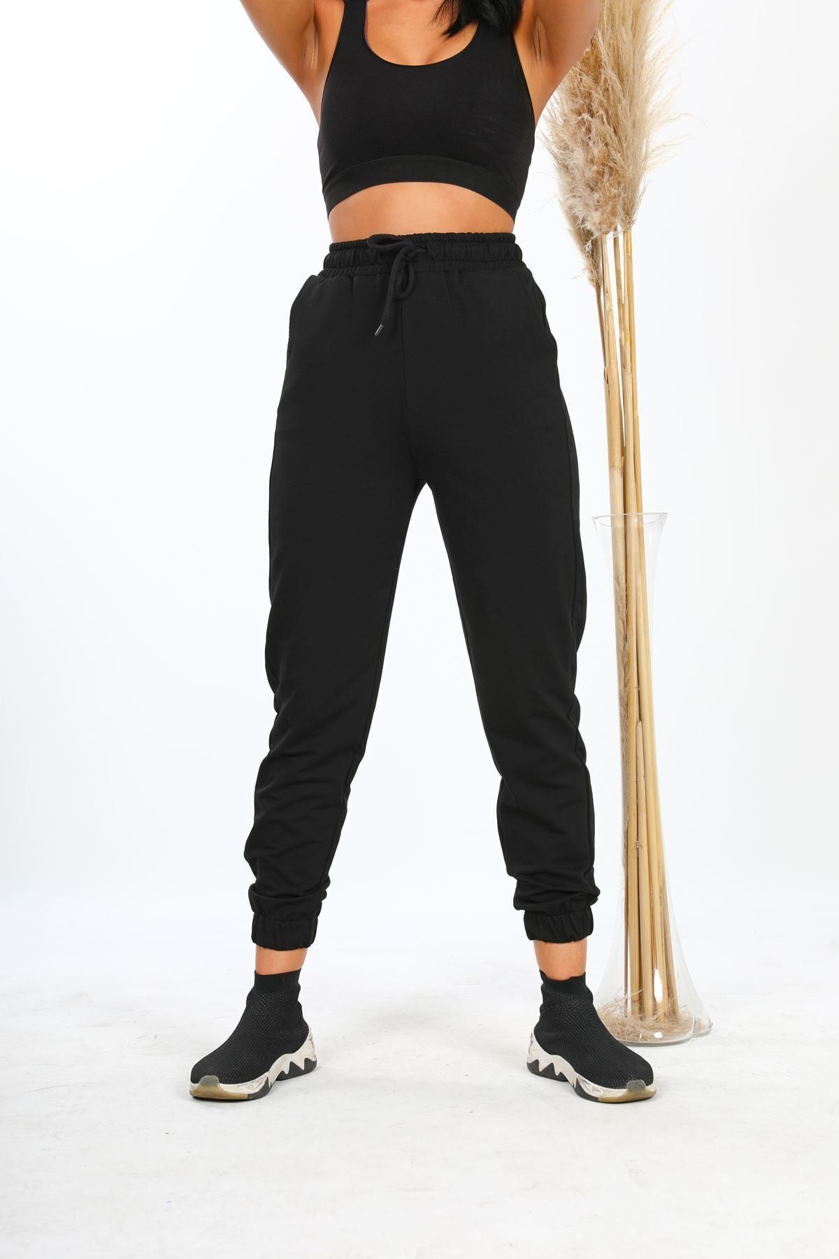 No77 Collection Дамски спортен панталон Jogger с черни ластични крачоли с две...