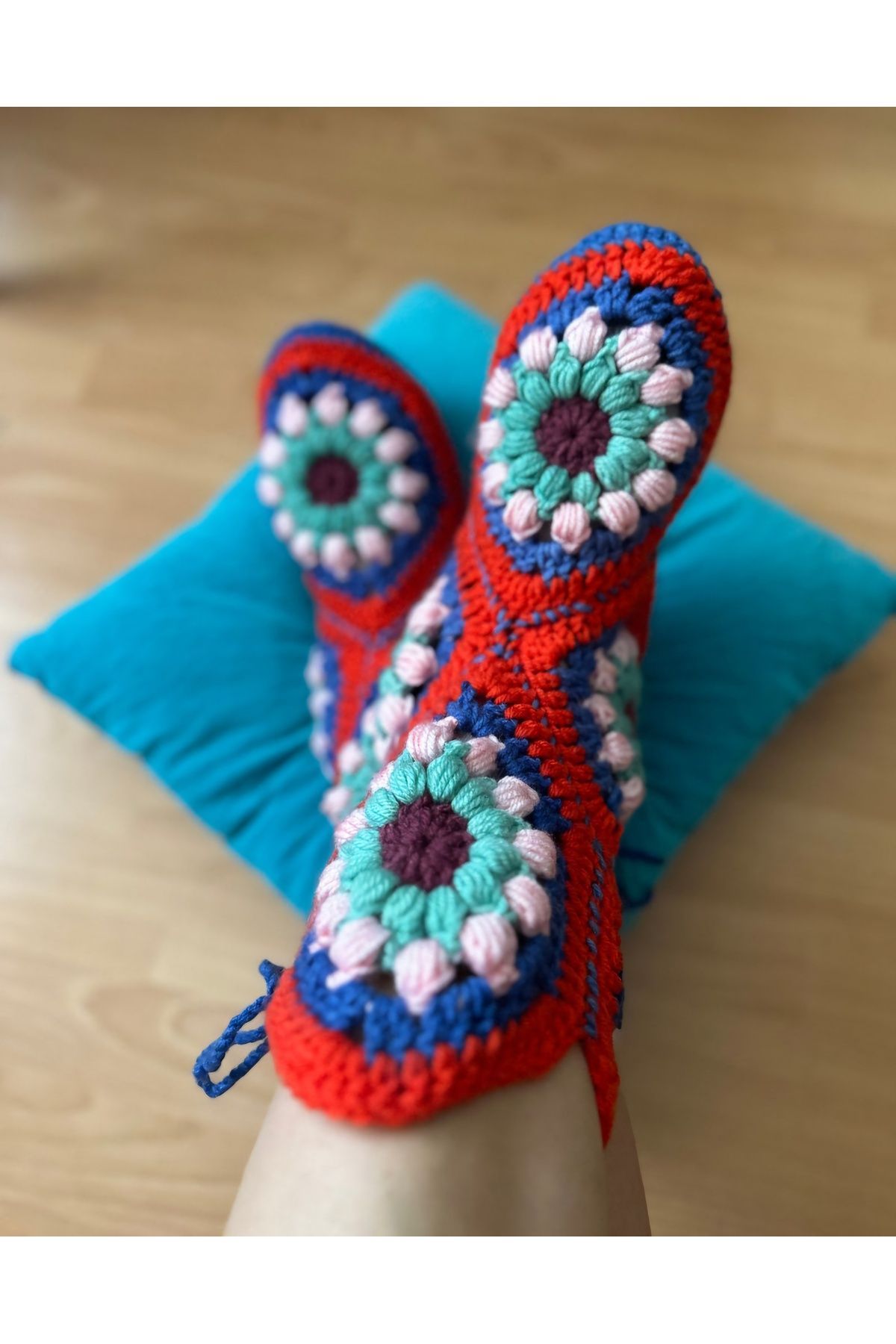 El örgüsü-Hand Knitted Home Boots and Socks - Motif Detailed 2