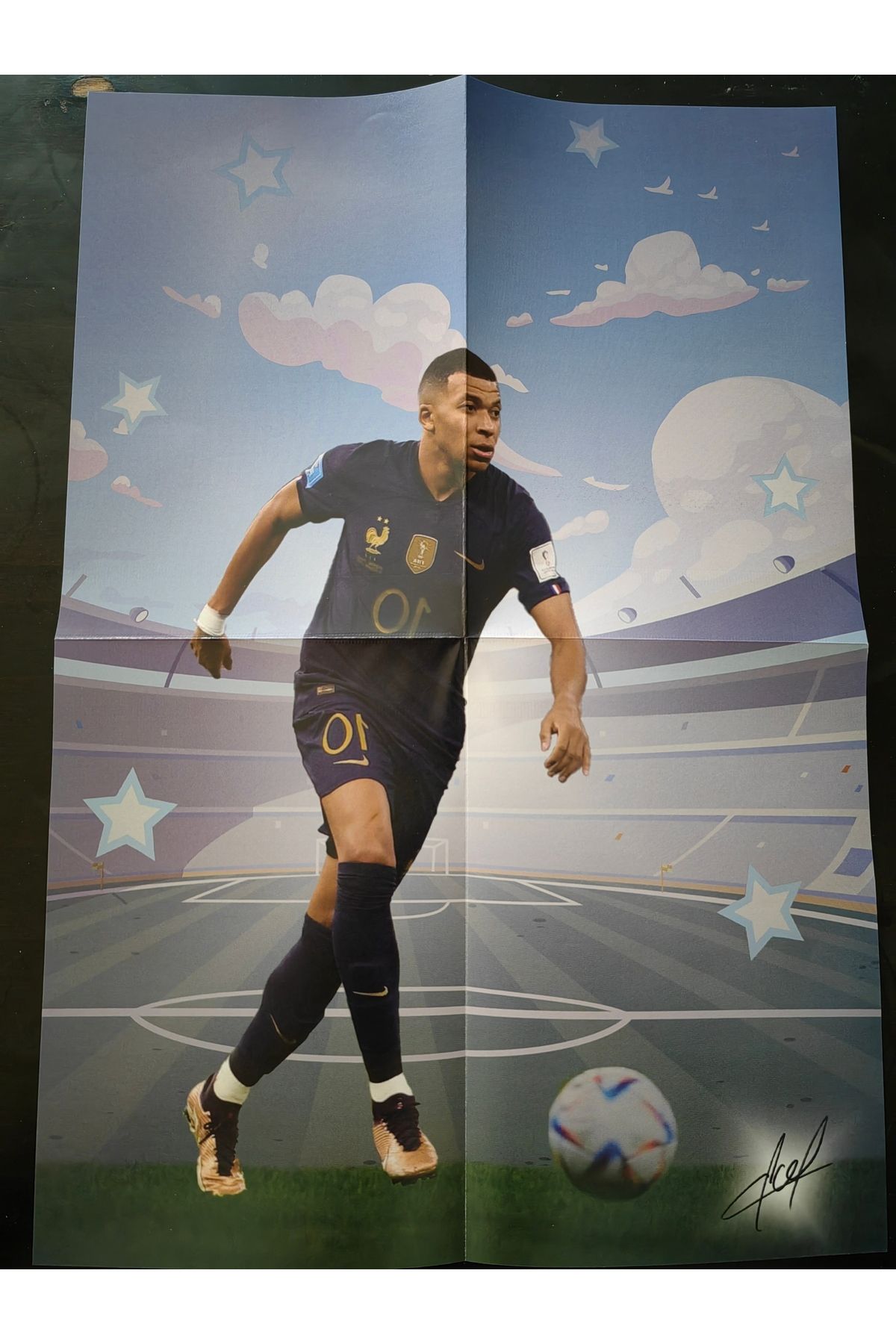 Poster ve çıkartma hediyeli futbolun yıldızları serisi - Benim adım Mbappe spor futbol kitap 2