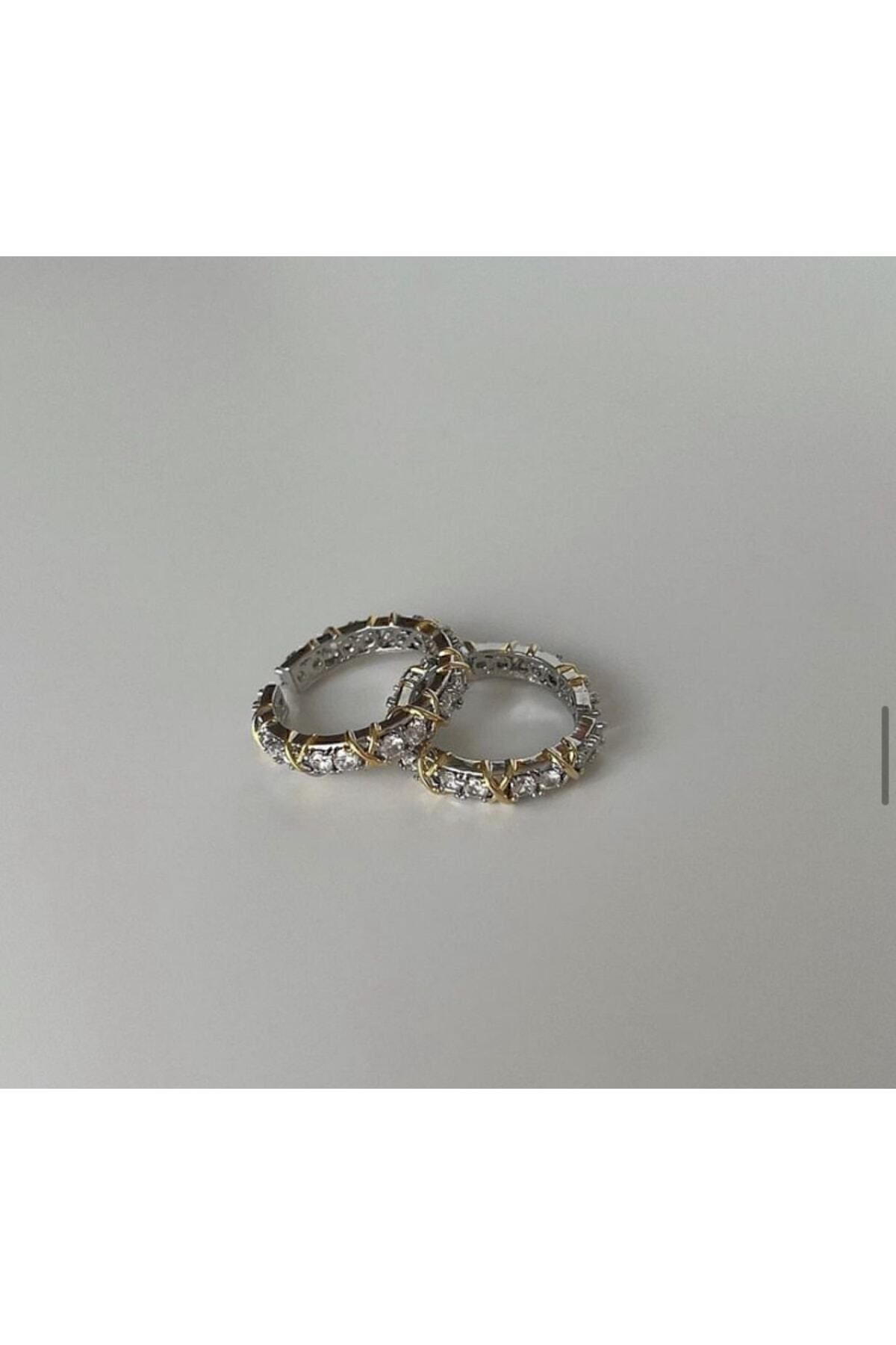 https://cdn.dsmcdn.com/ty1542/product/media/images/ty1542/prod/QC/20240913/20/fbecdfe0-9238-3201-83dc-7aca586e2782/1_org_zoom.jpg