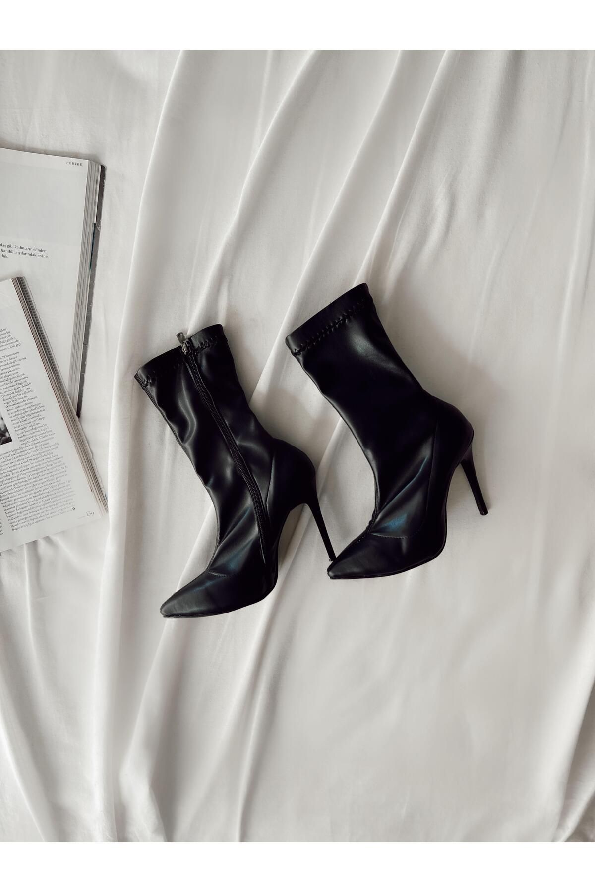 TamSeninTarzin Antonia Heeled Stretch Boots Trendyol