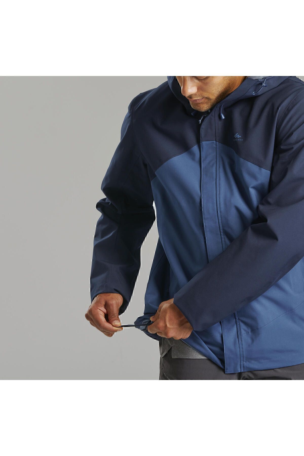 بارانی و بادگیر ورزشی مشکی مردانه در فضای باز آبی Decathlon