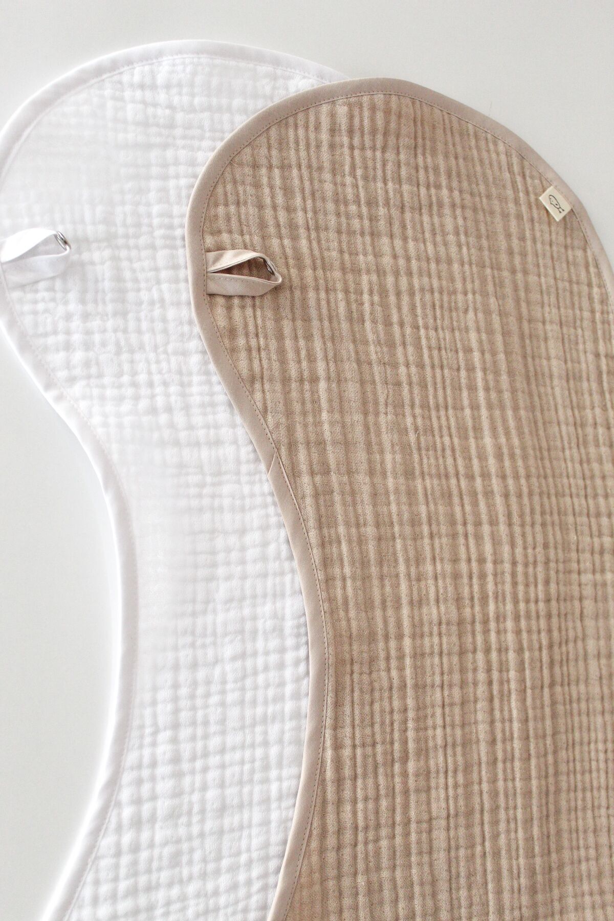 O&G Collection 2'li %100 Pamuklu Organik Kum Beji 4 Katlı Müslin Bebek Omuz Örtüsü / Agız Mendili / Nikel Free fotoğrafı 2 (önizleme)