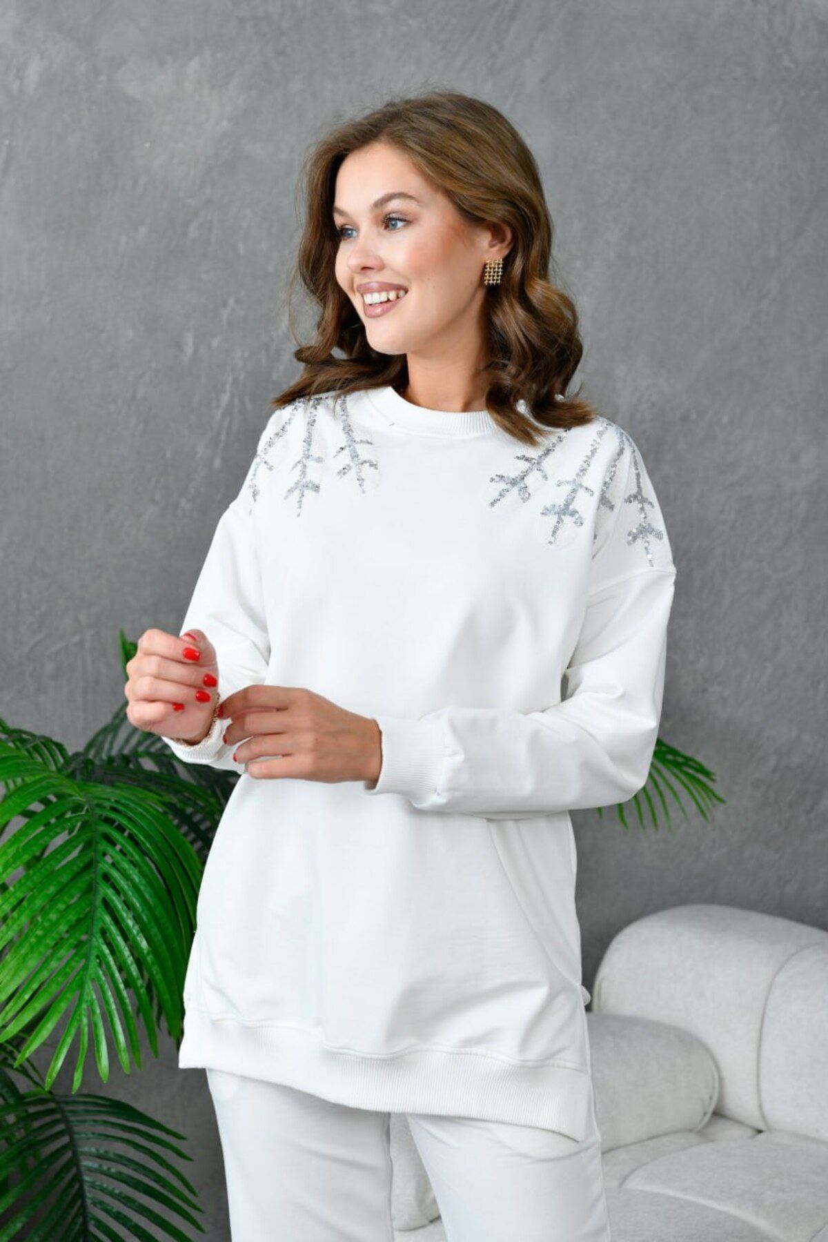 MVStore-Women's Oversize Sweatshirt Set - Sequin and Embroidery Detail 2