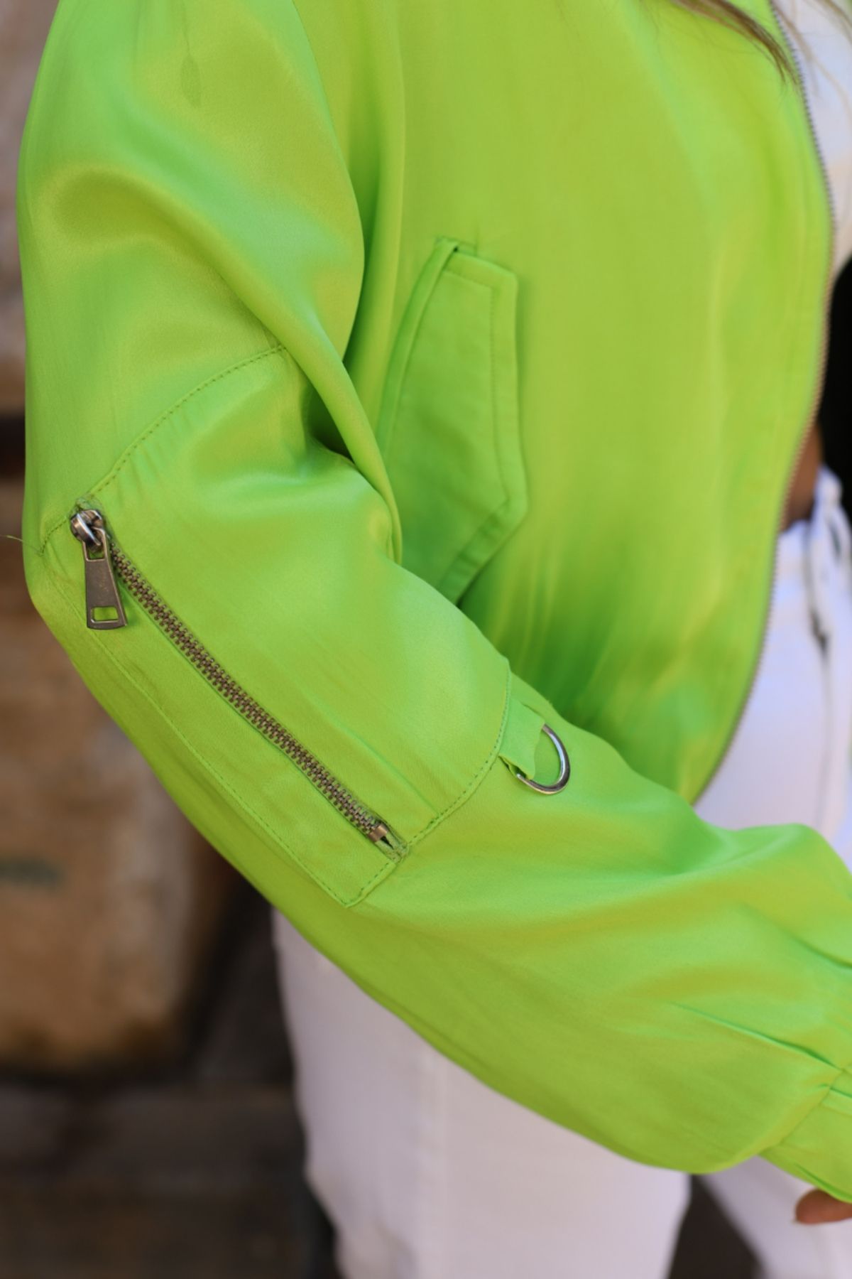 bytugcekaya-Jachetă bomber din satin verde neon 6