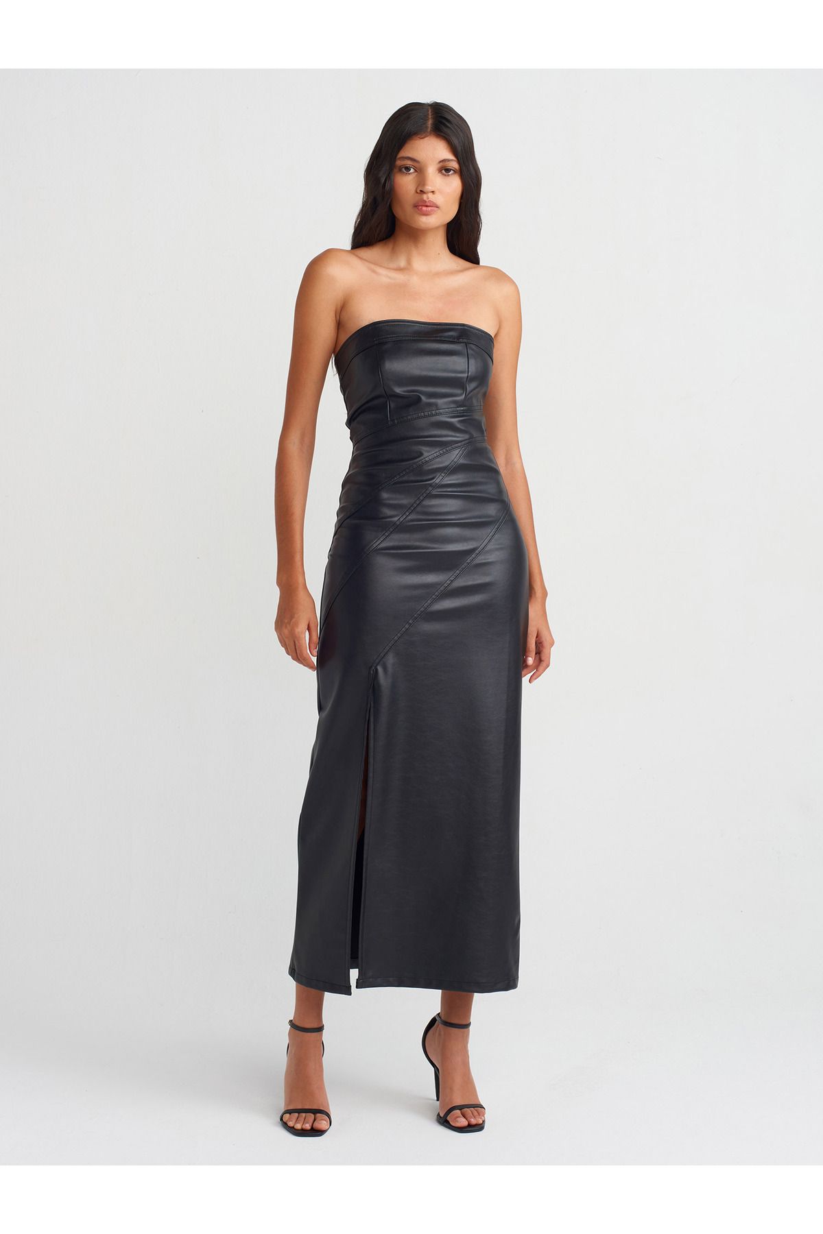 90814 robe sans bretelles en simili cuir avec surpiqûres noir